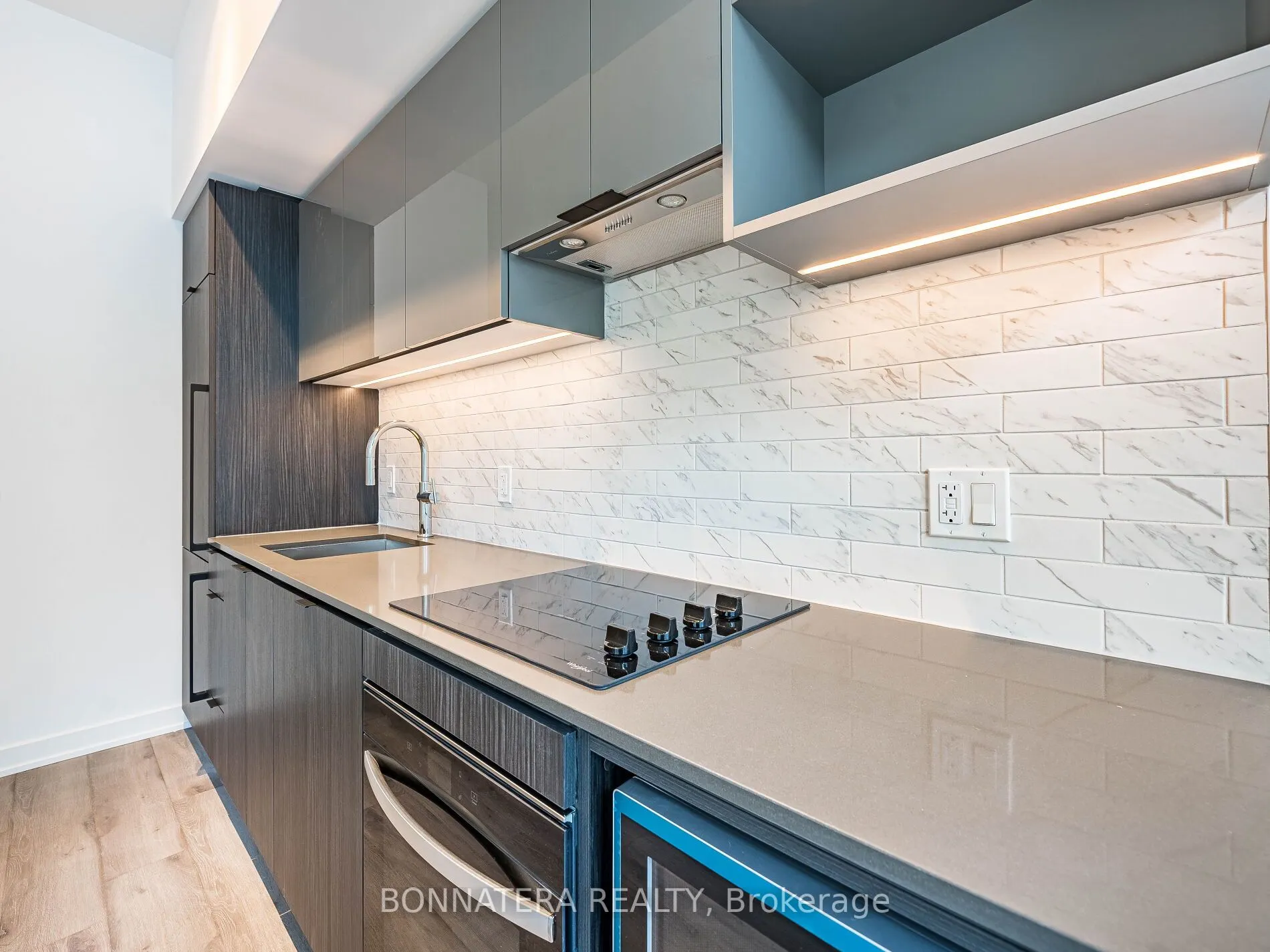 252 Church Street, #903