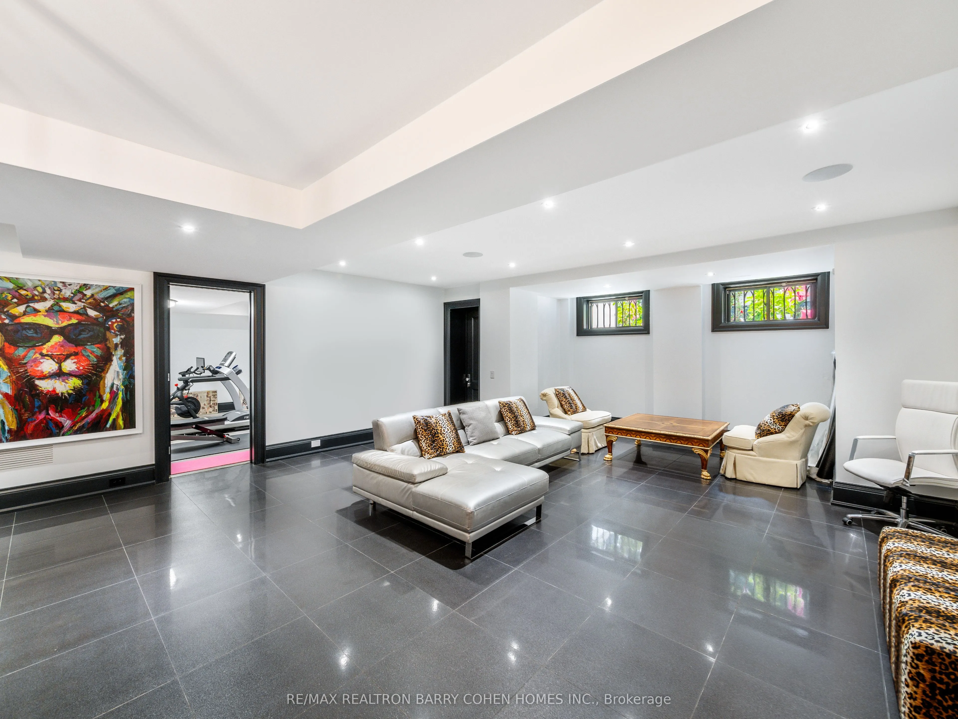 327 Cortleigh Boulevard