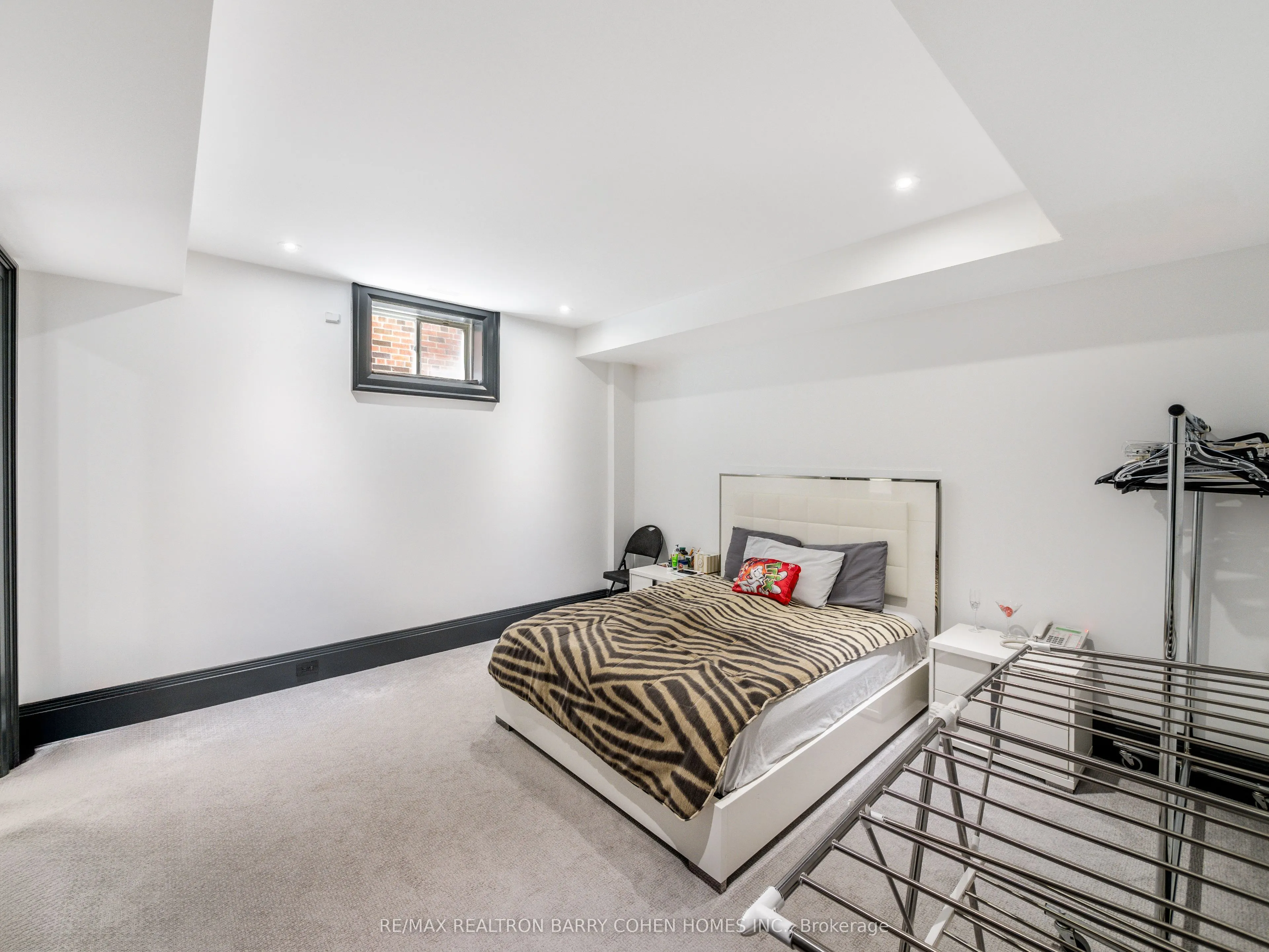 327 Cortleigh Boulevard