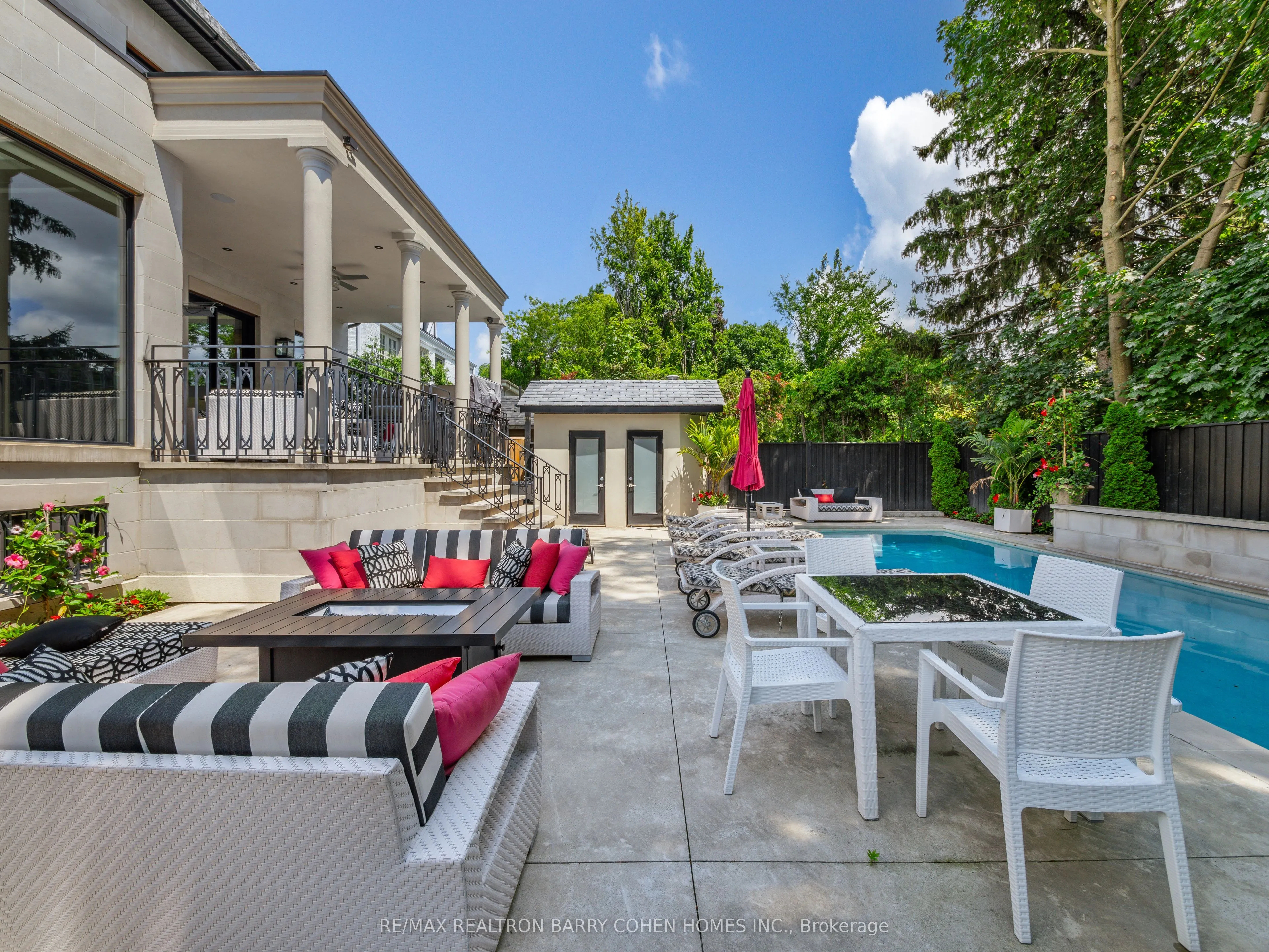327 Cortleigh Boulevard