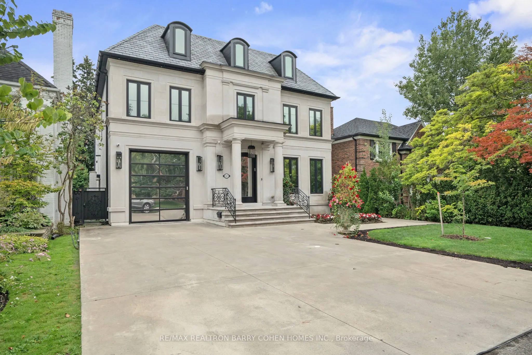 327 Cortleigh Boulevard