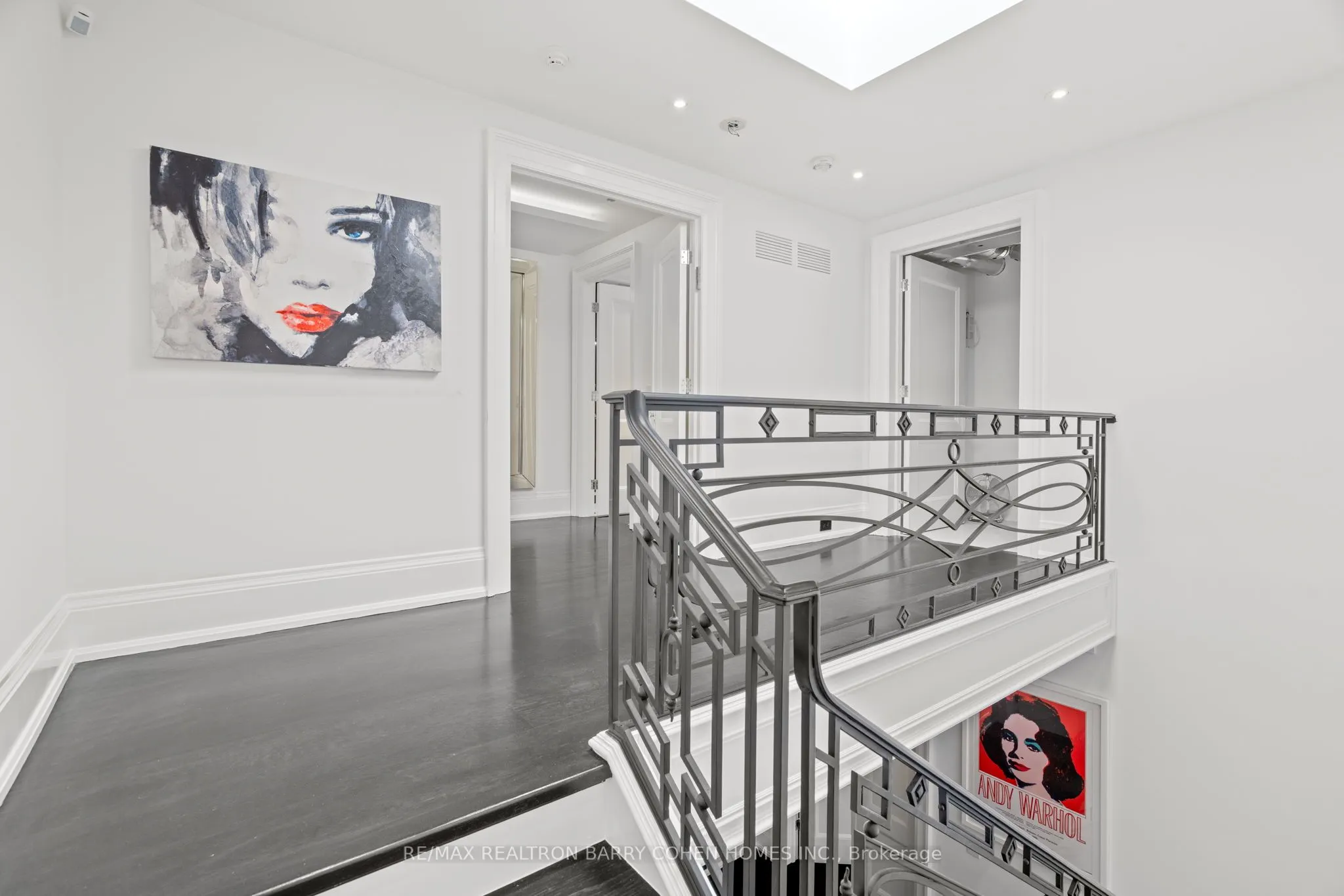327 Cortleigh Boulevard