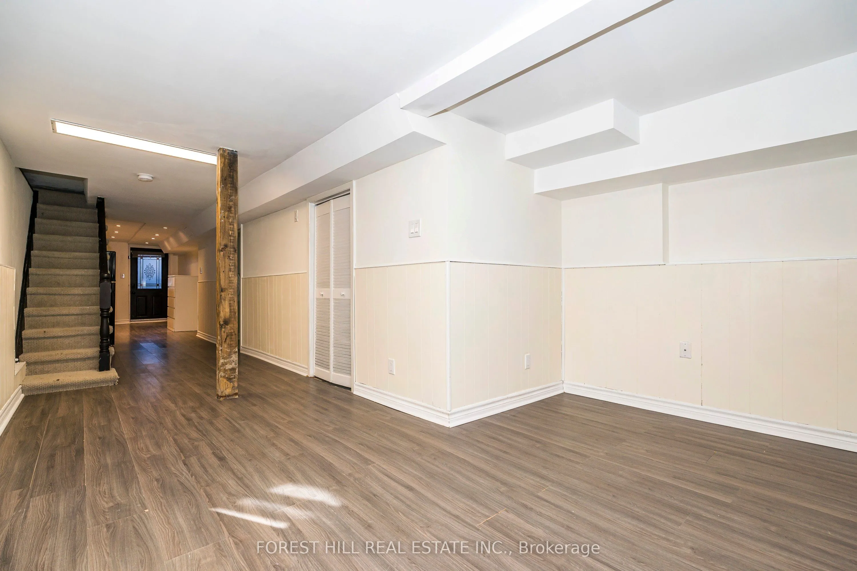 181 Montrose Avenue, #Lower