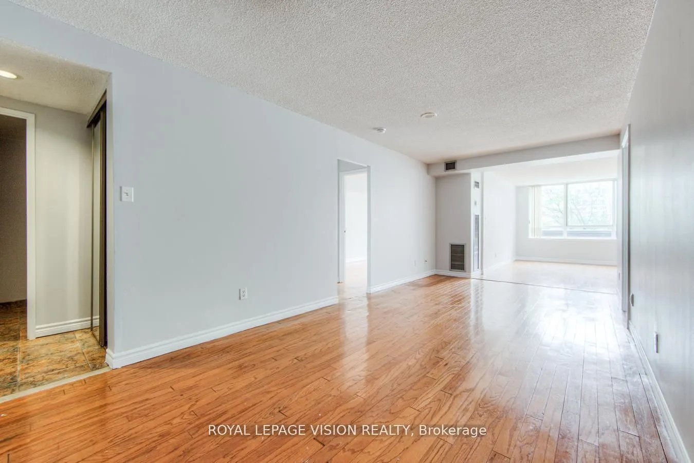 633 Bay Street, #216