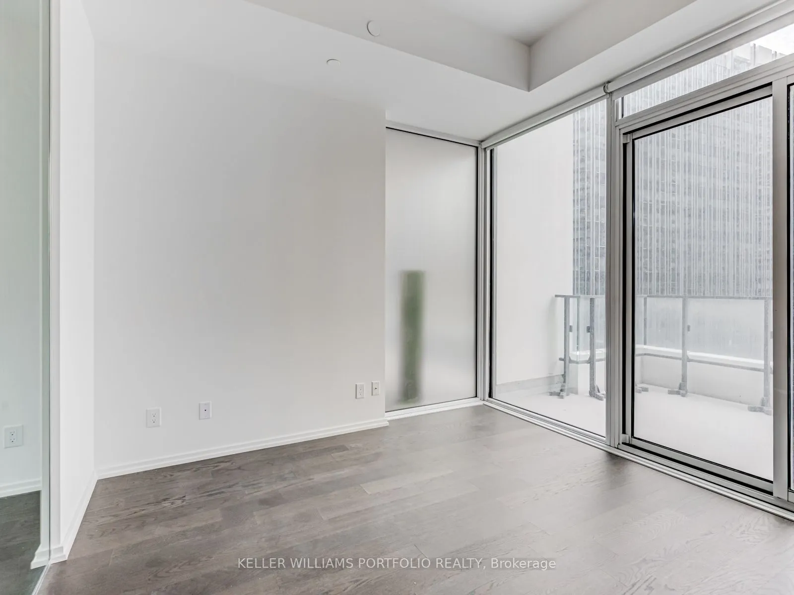 5 Soudan Avenue, #1013