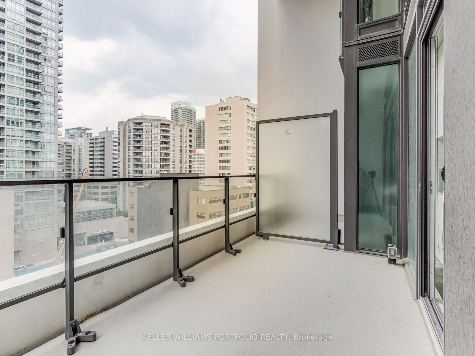 5 Soudan Avenue, #1013