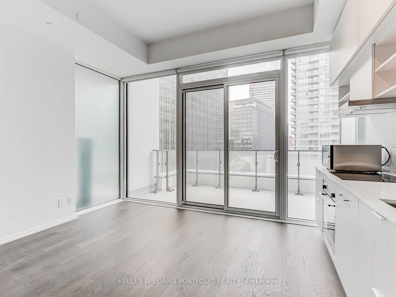 5 Soudan Avenue, #1013