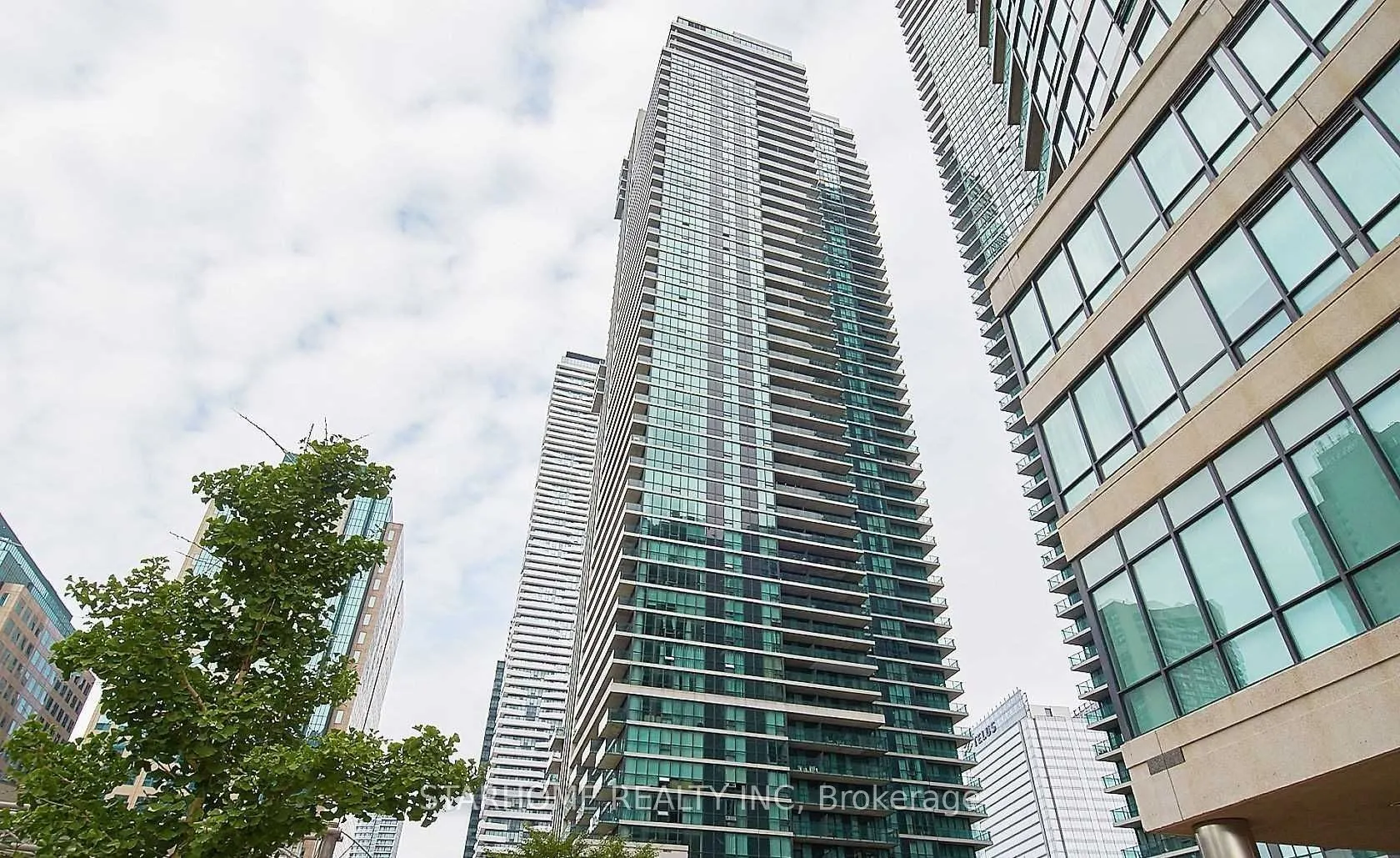 18 Harbour Street, #707
