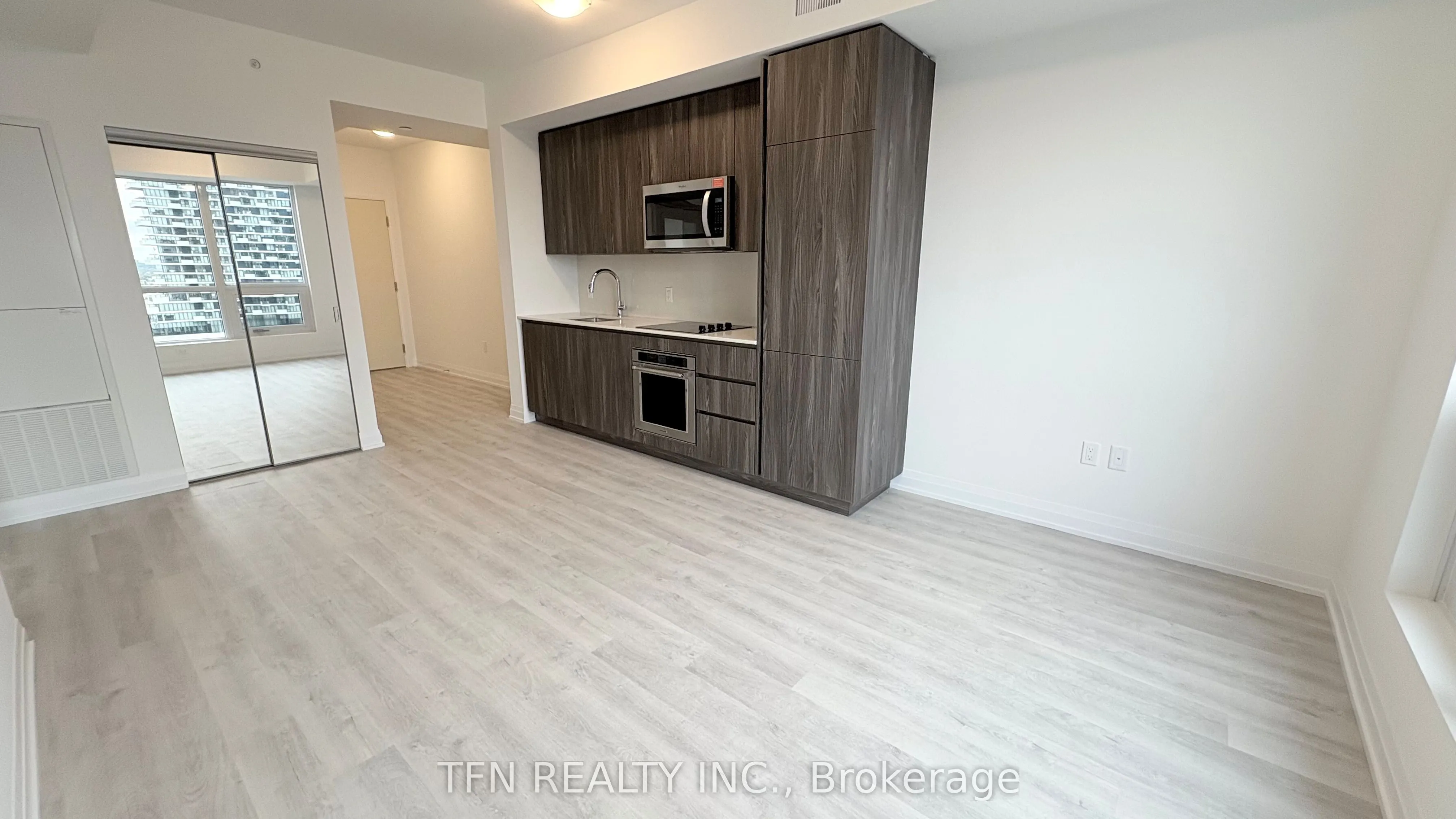 15 Richardson Street, #1812