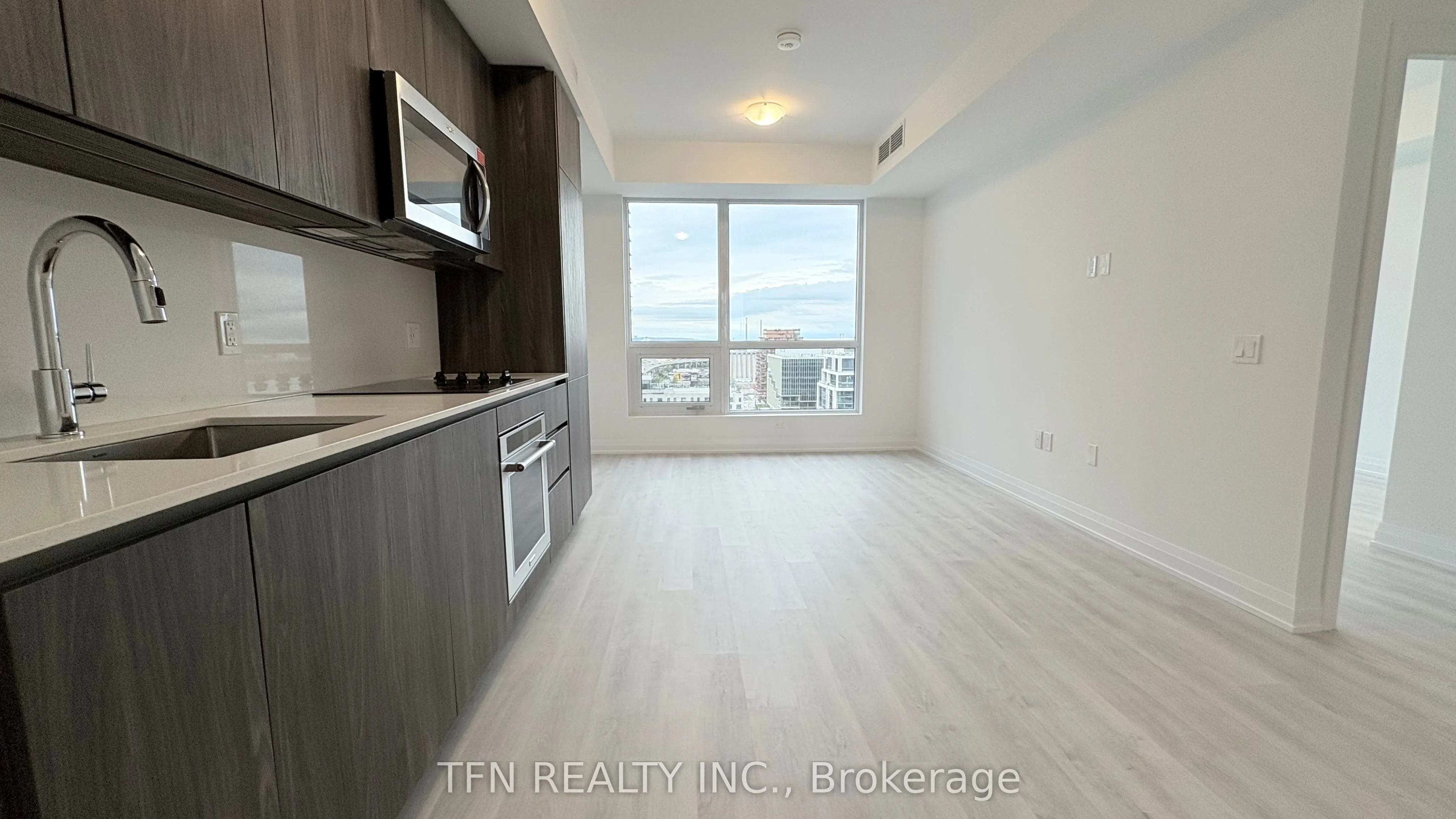 15 Richardson Street, #1812