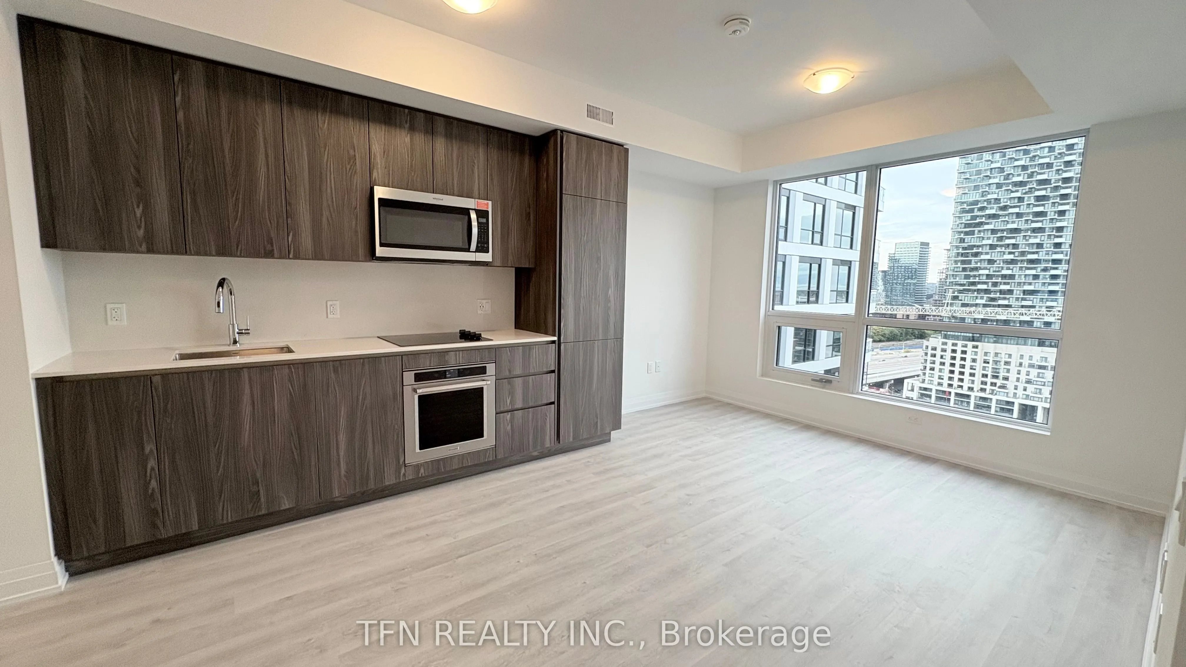 15 Richardson Street, #1812