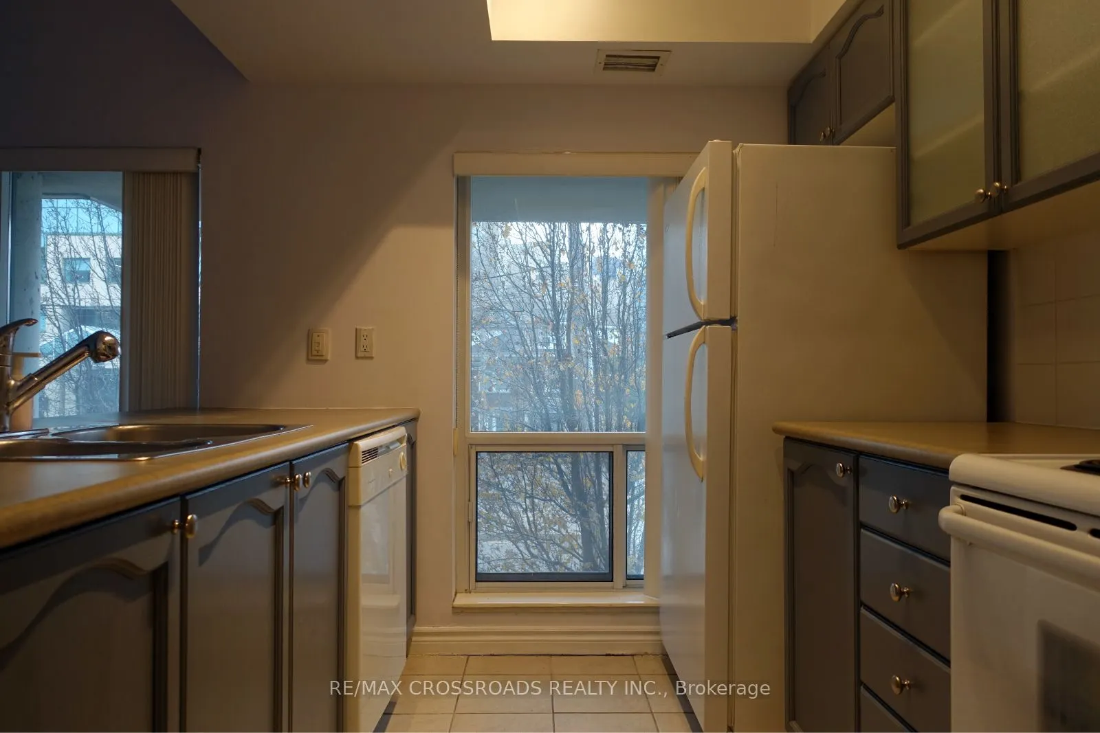 410 Queens Quay W, #205