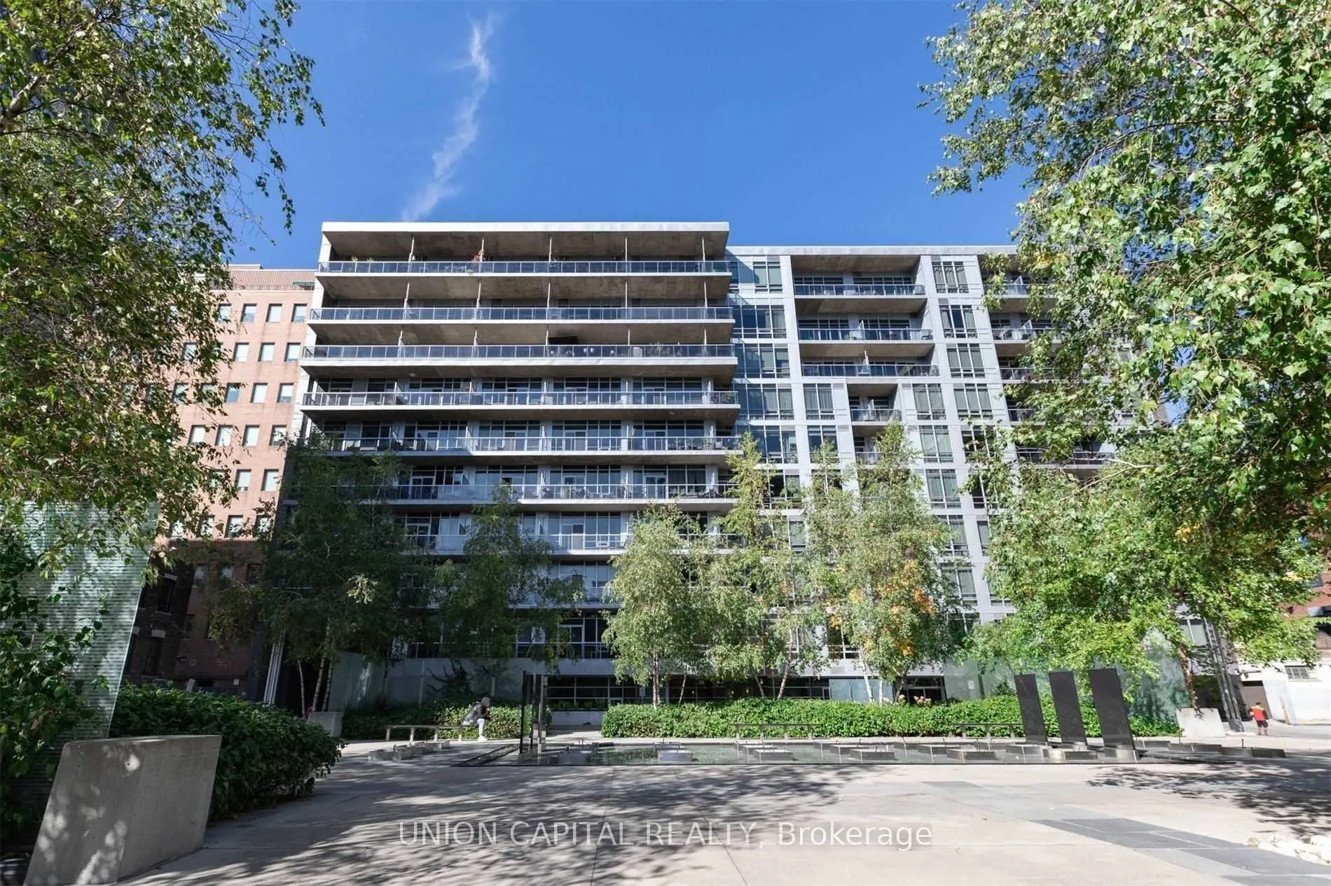 399 Adelaide Street W, #601