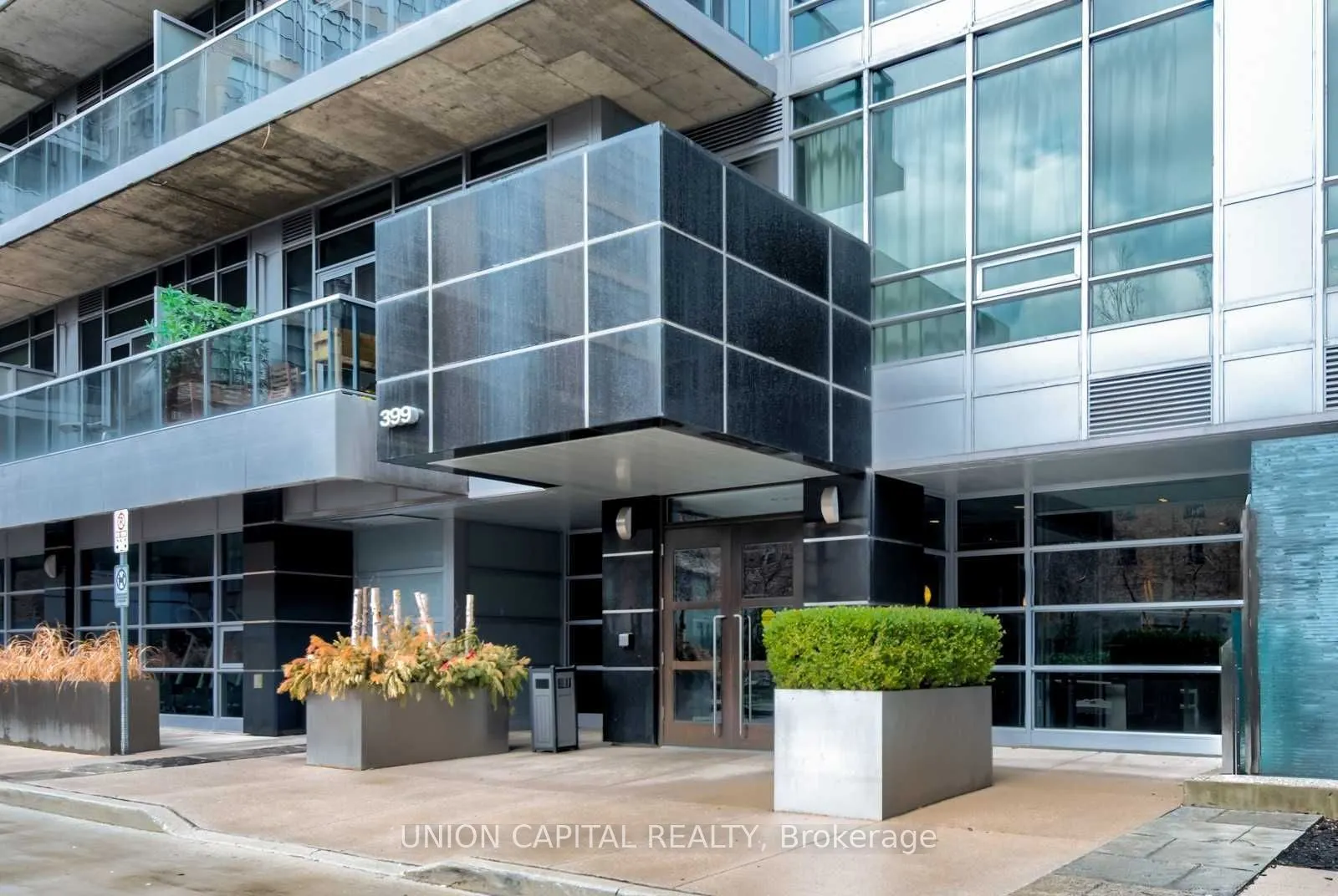 399 Adelaide Street W, #601