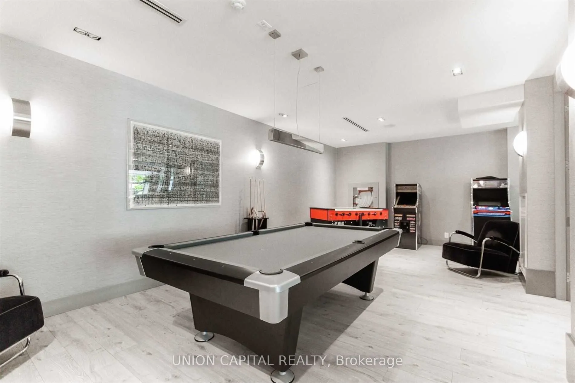 399 Adelaide Street W, #601