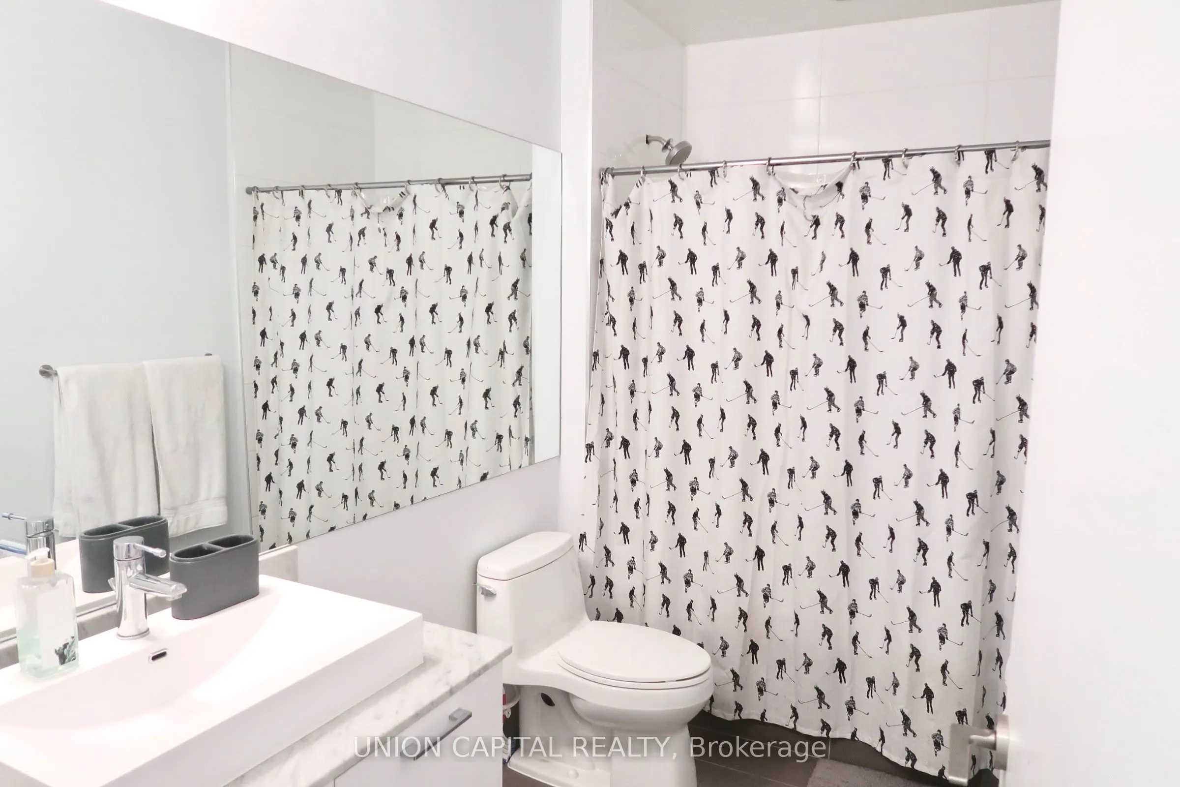 399 Adelaide Street W, #601