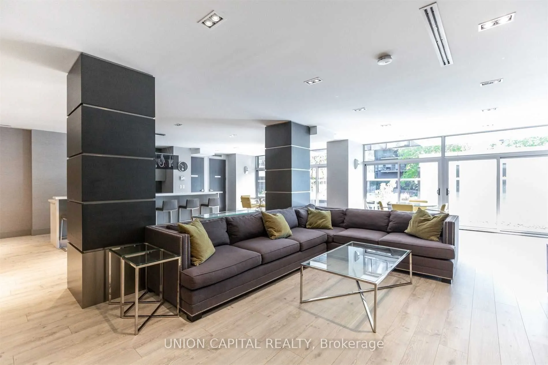 399 Adelaide Street W, #601