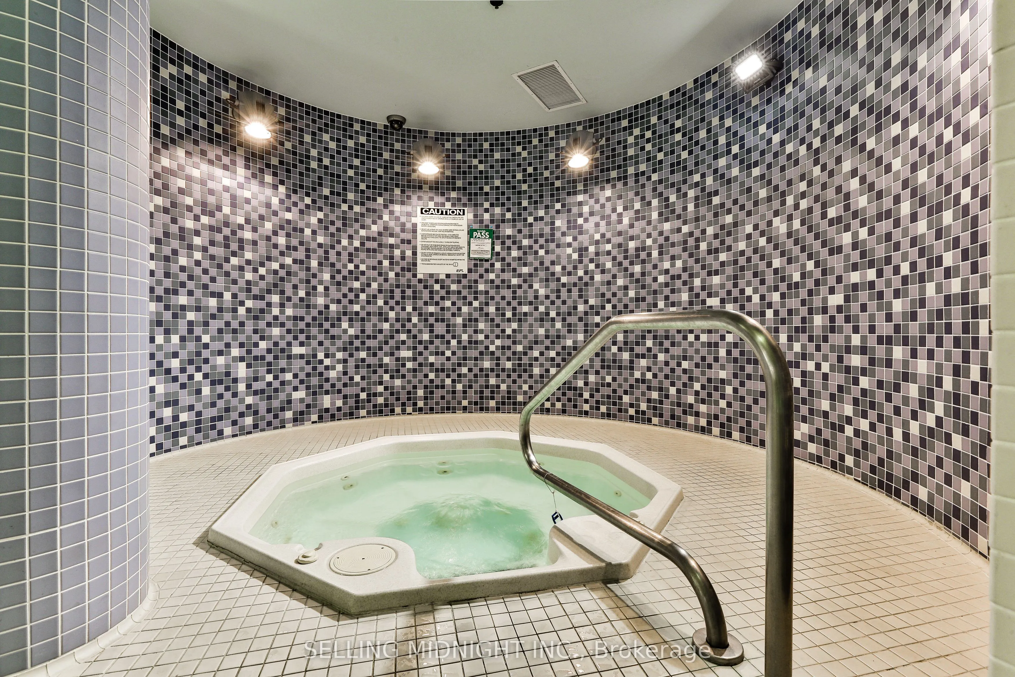 80 Western Battery Road, #1112