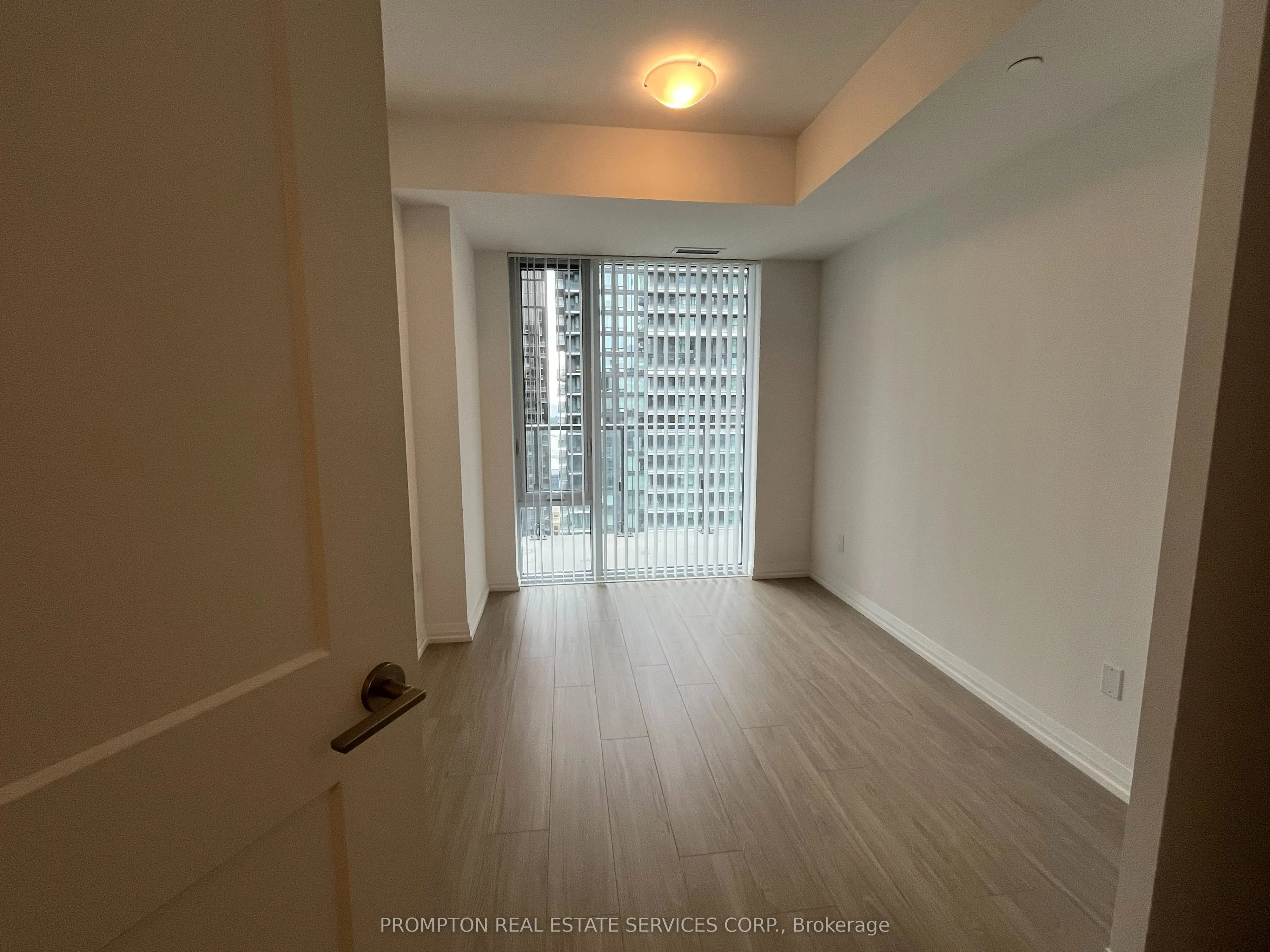 8 Widmer Street