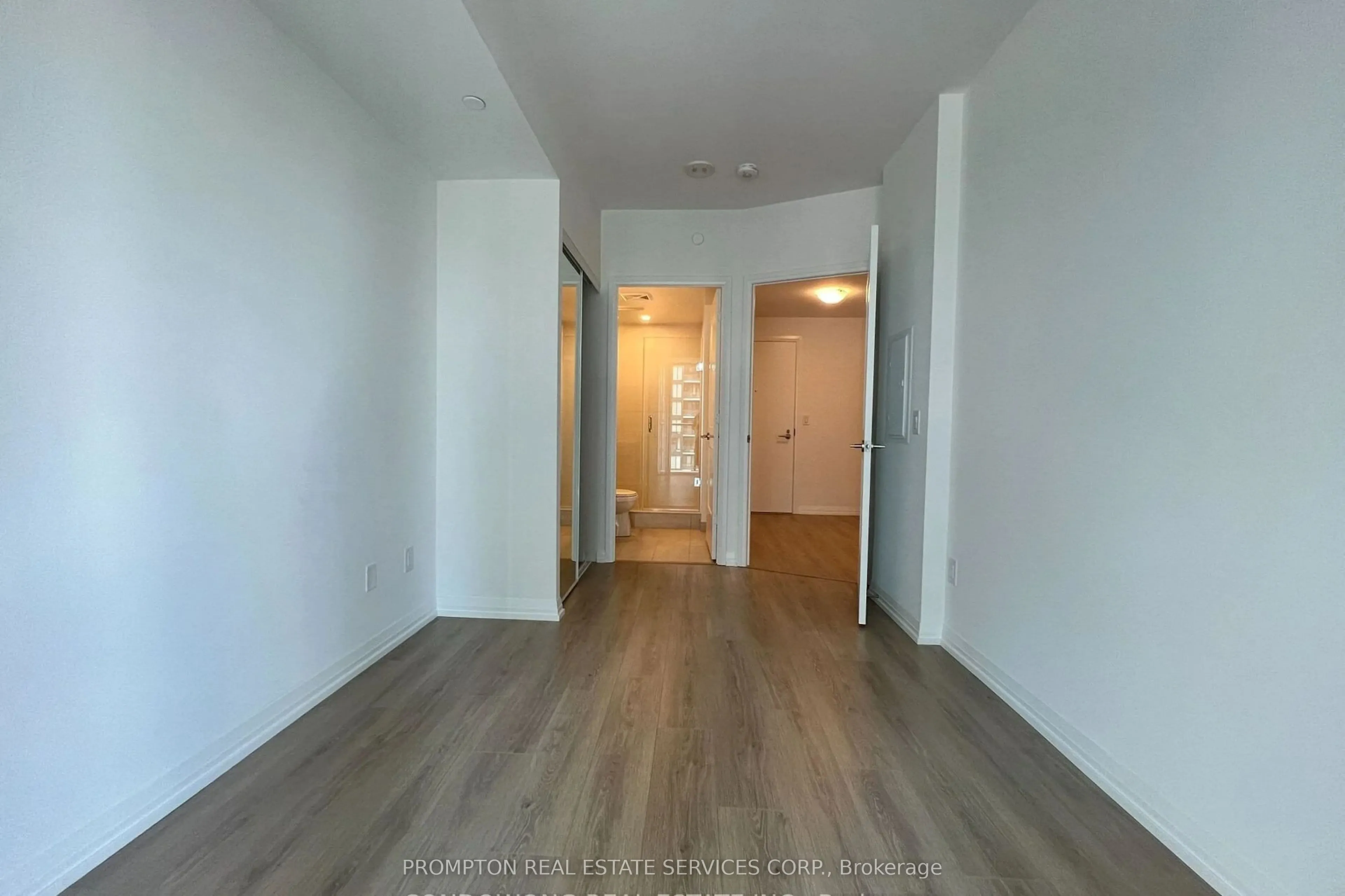 8 Widmer Street