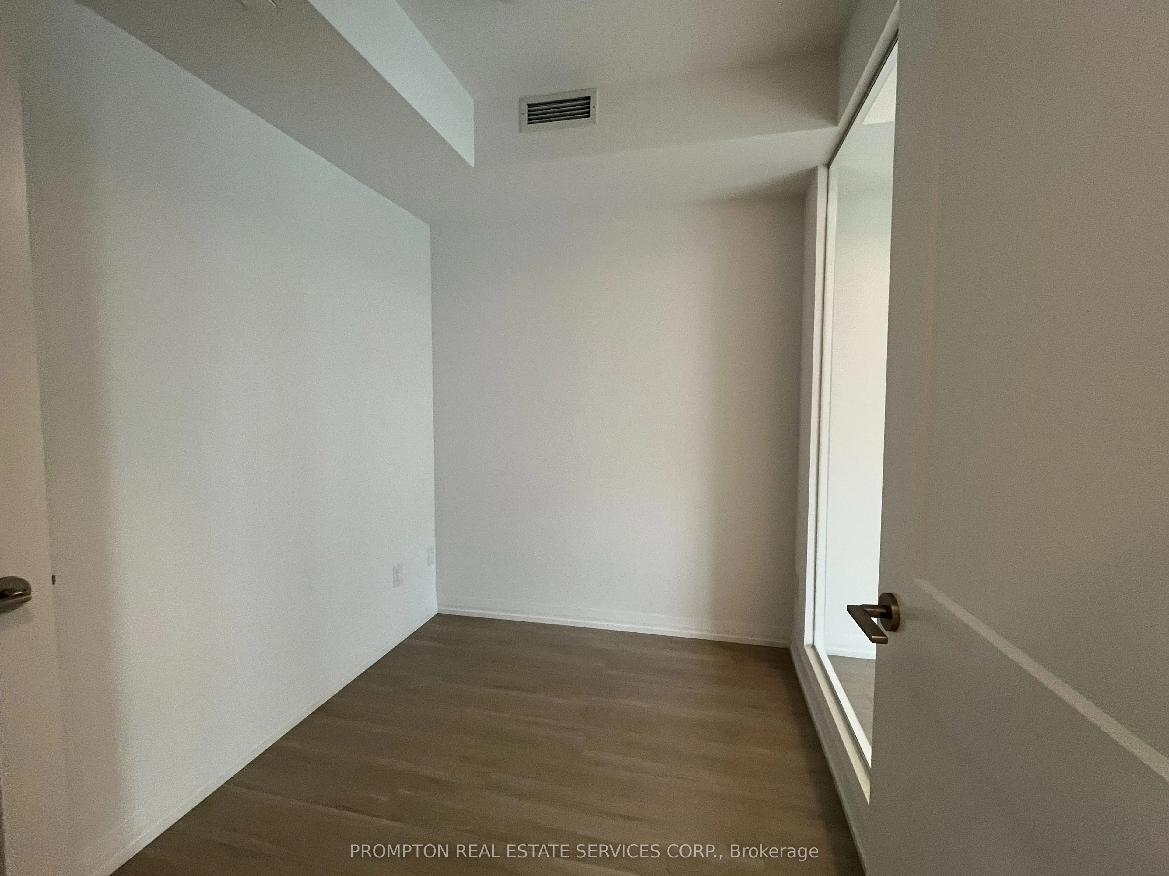 8 Widmer Street
