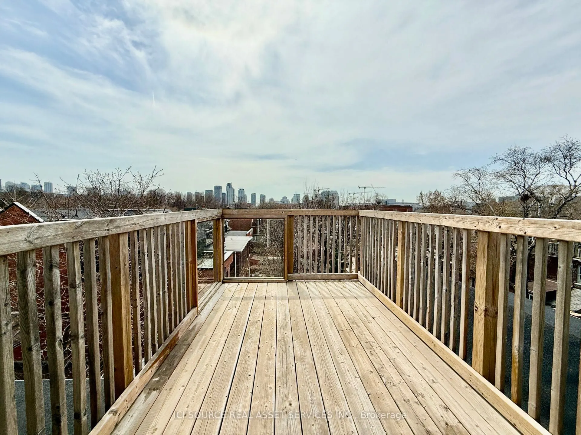 2 Bellwoods Pk, ##3 Top