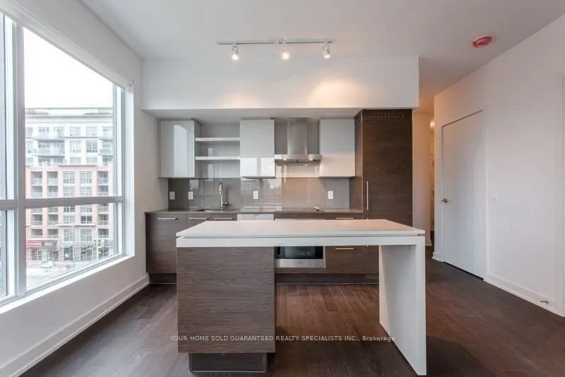 1030 King Street W, #421