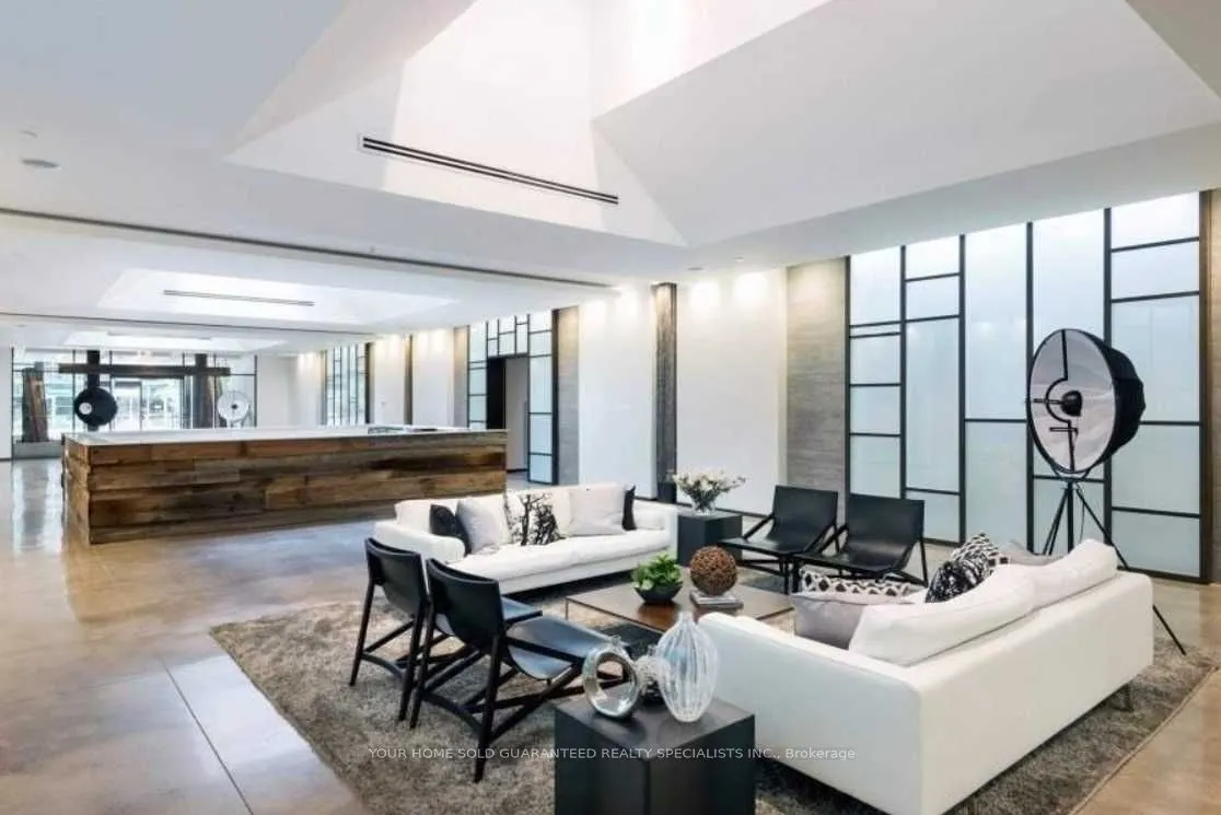 1030 King Street W, #421