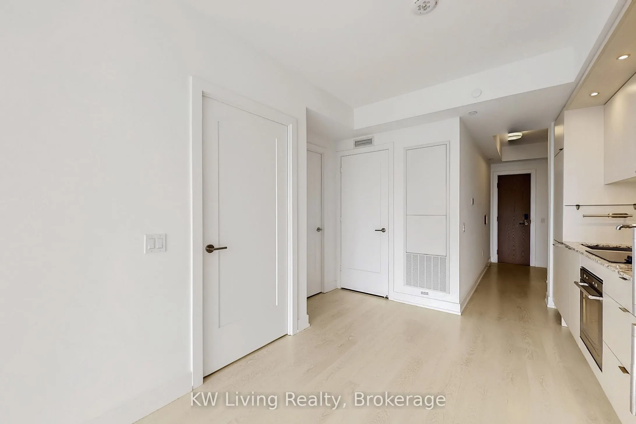 30 Inn on the Park Drive, #1608