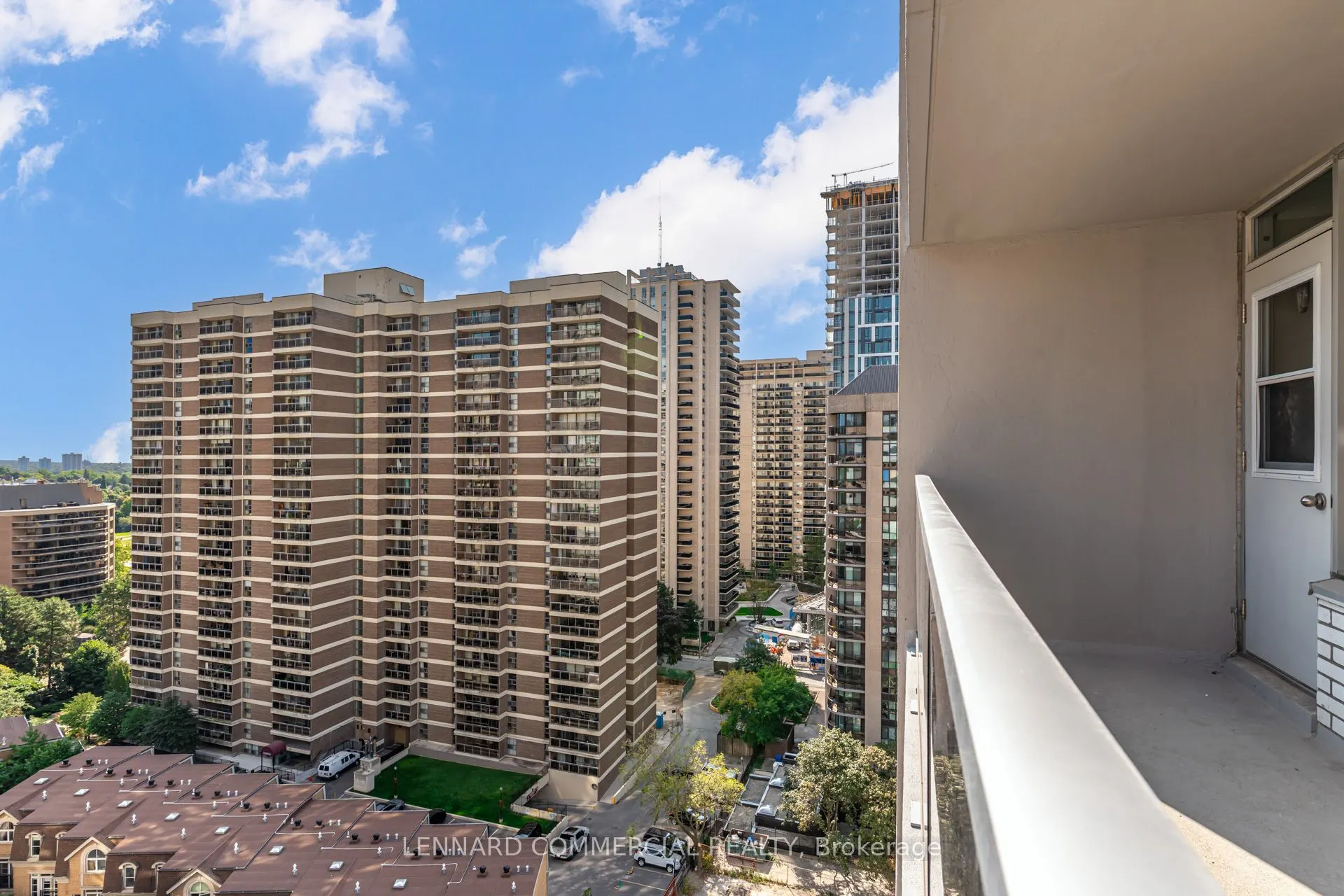 40 Pleasant Boulevard, #1606