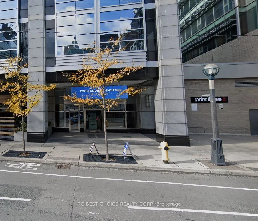 200 Front Street W