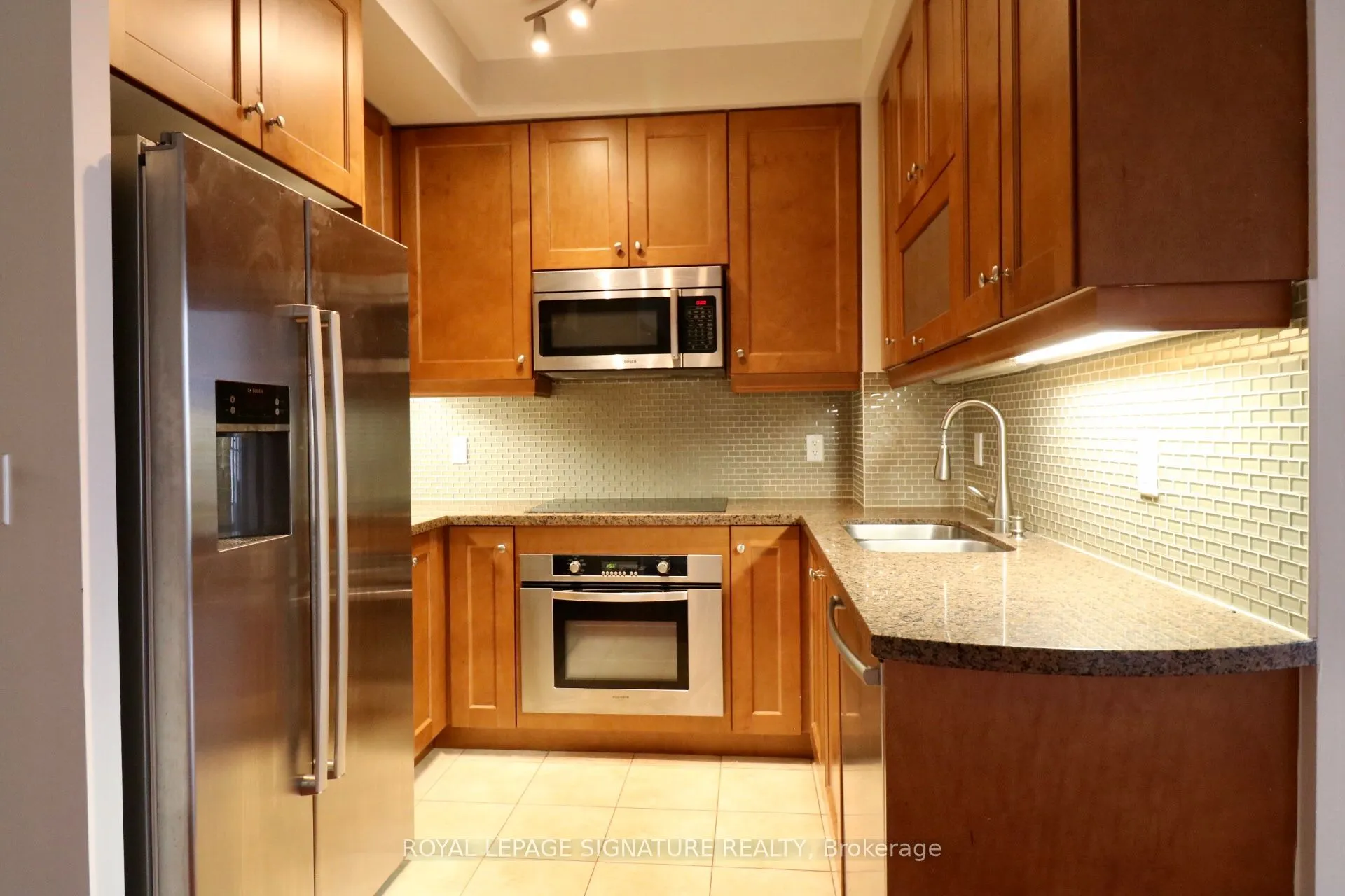 35 Balmuto Street, #1702