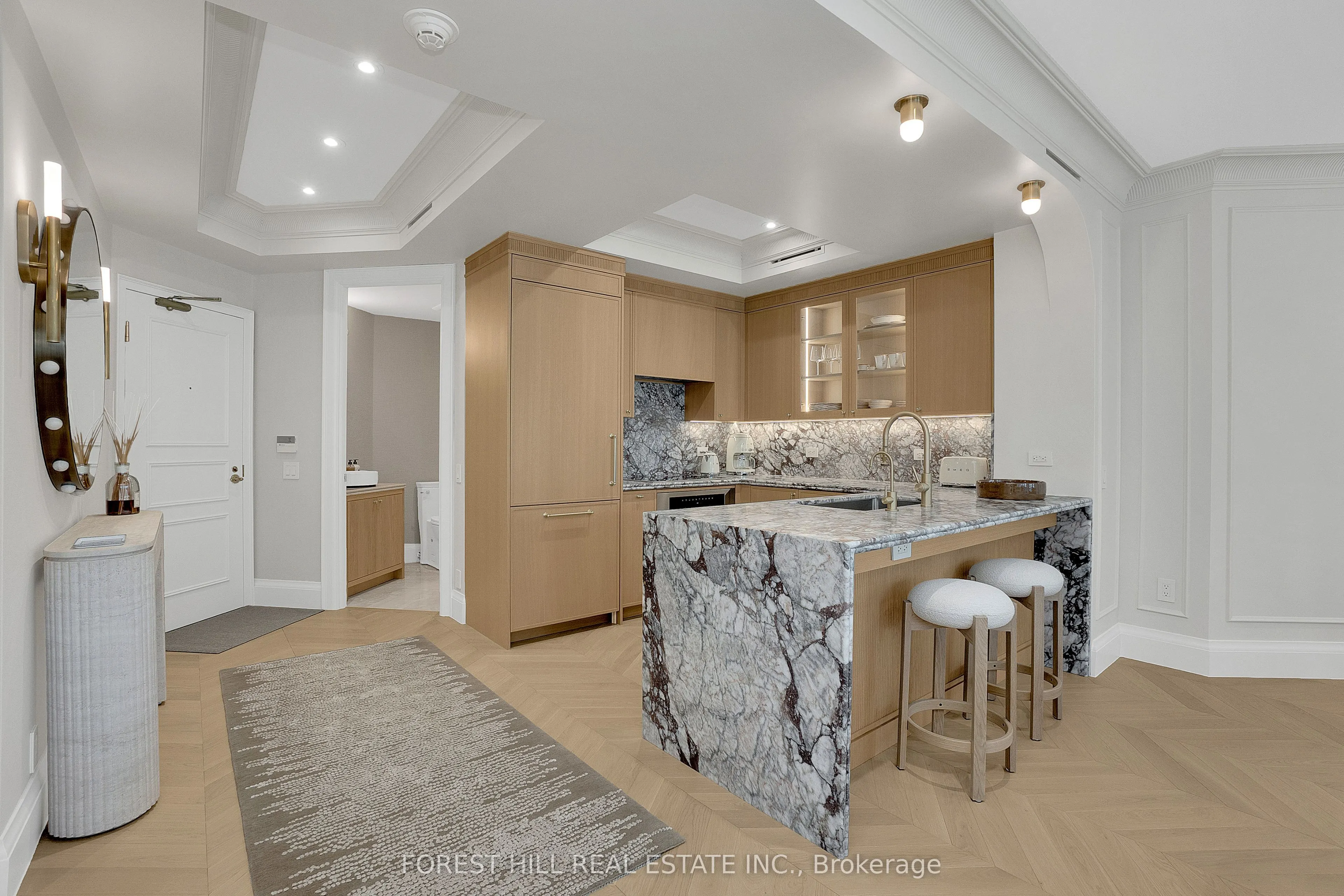 38 Avenue Road, #804