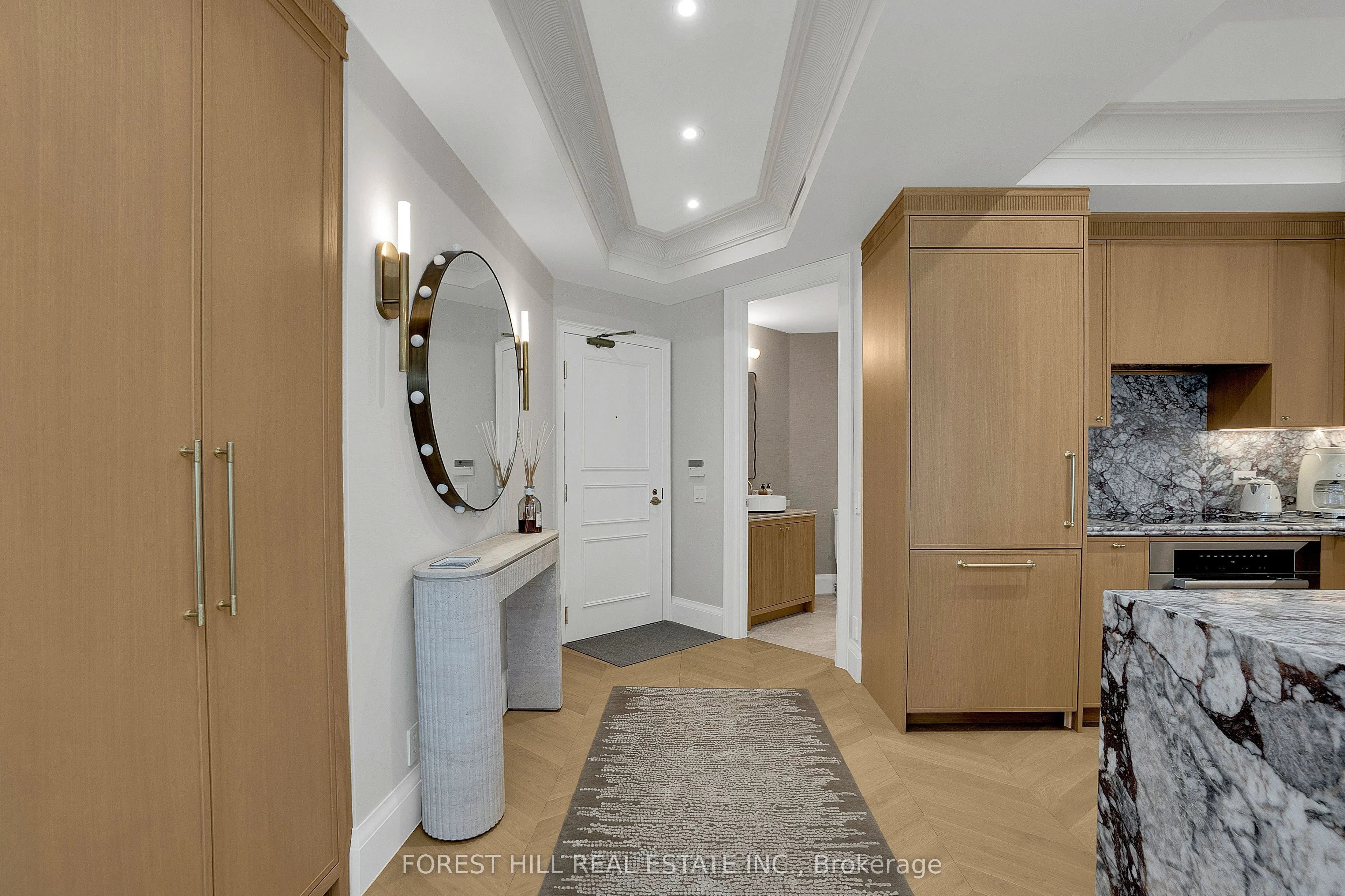 38 Avenue Road, #804