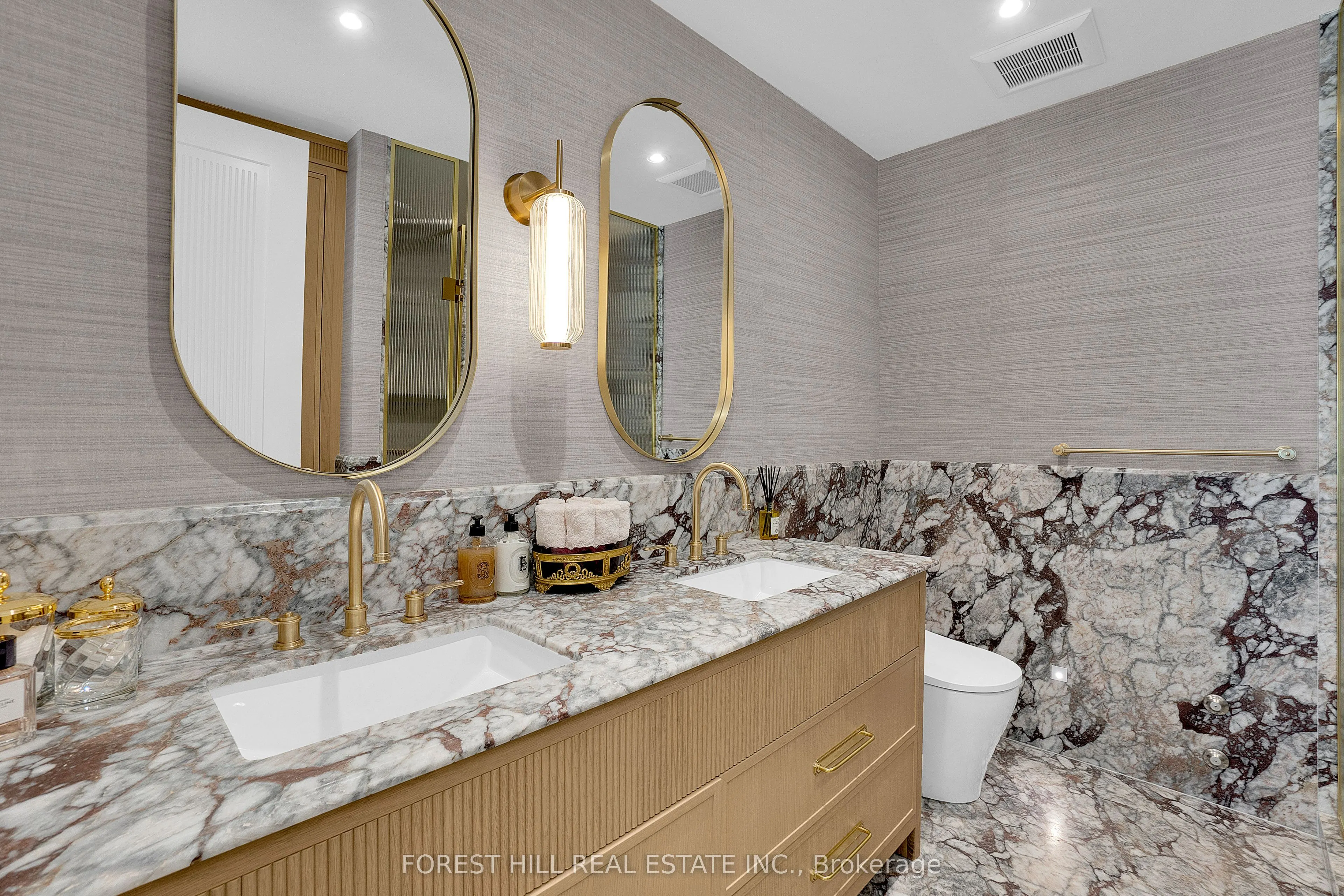38 Avenue Road, #804
