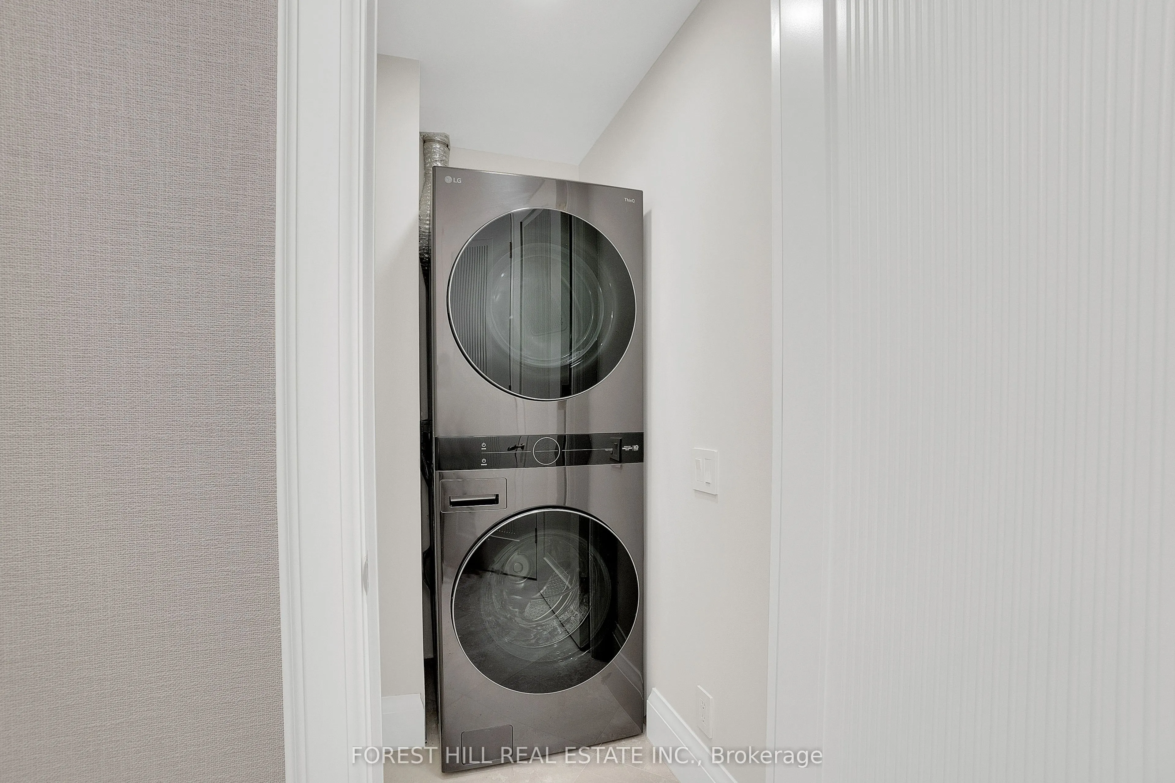 38 Avenue Road, #804