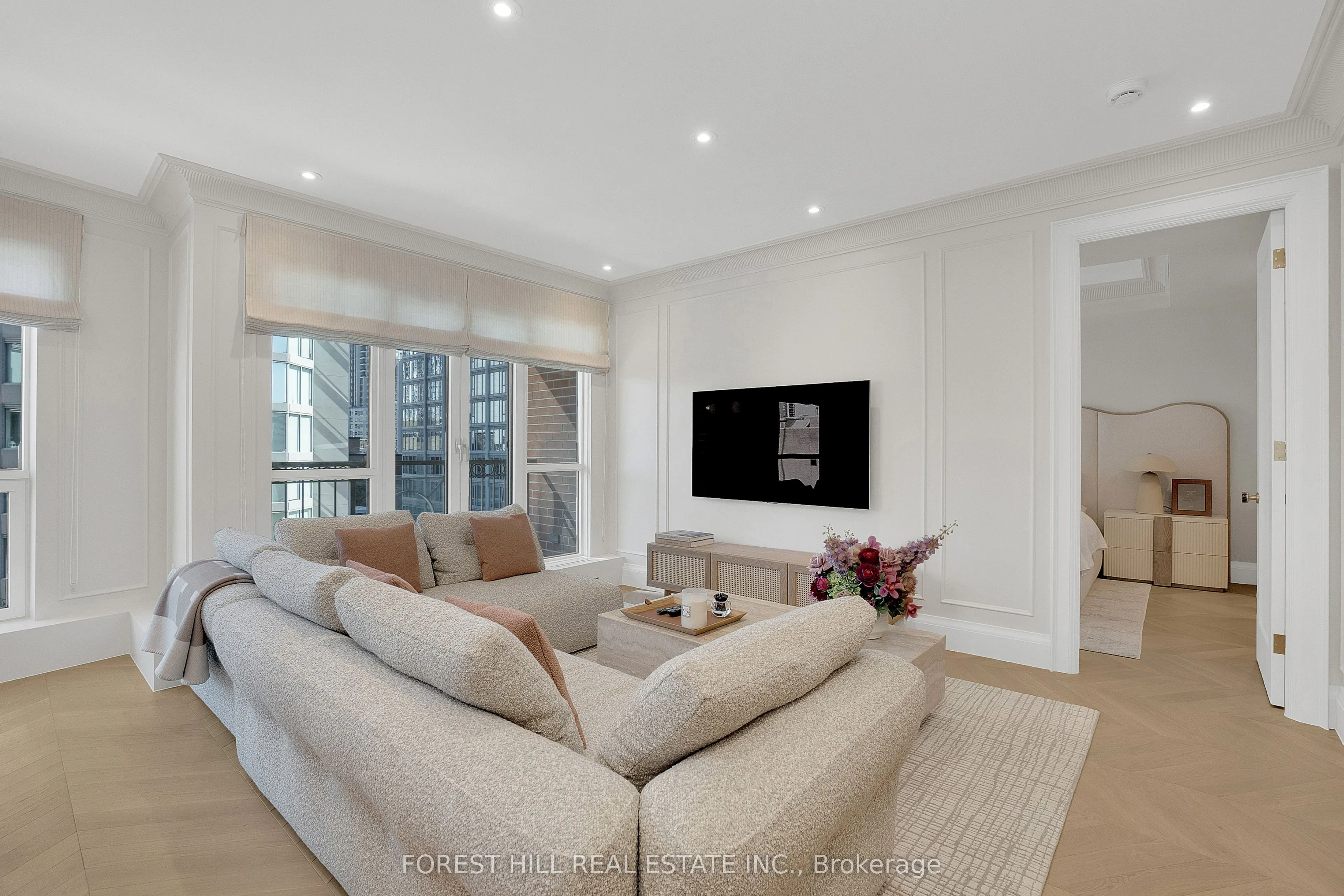 38 Avenue Road, #804