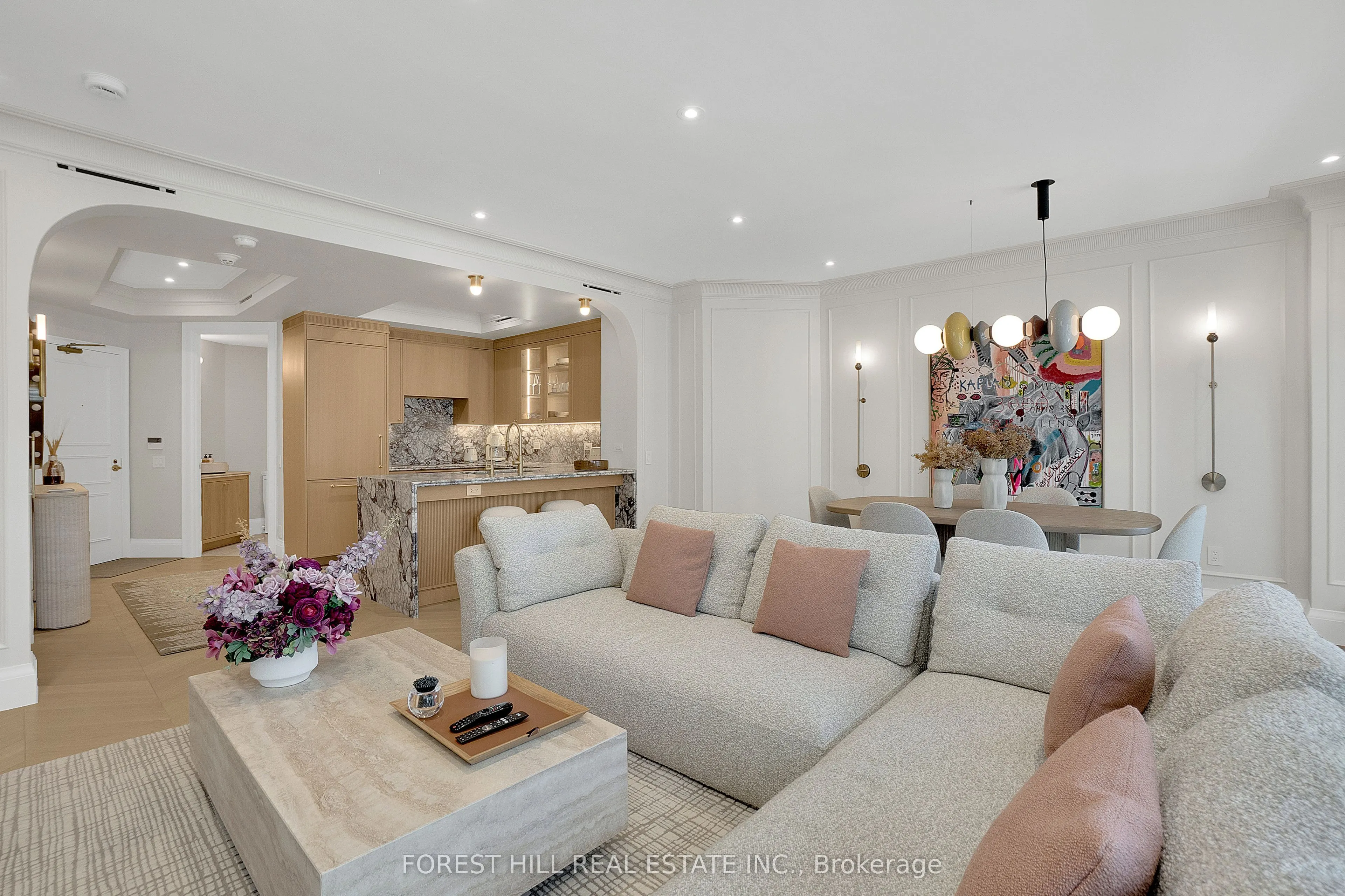 38 Avenue Road, #804