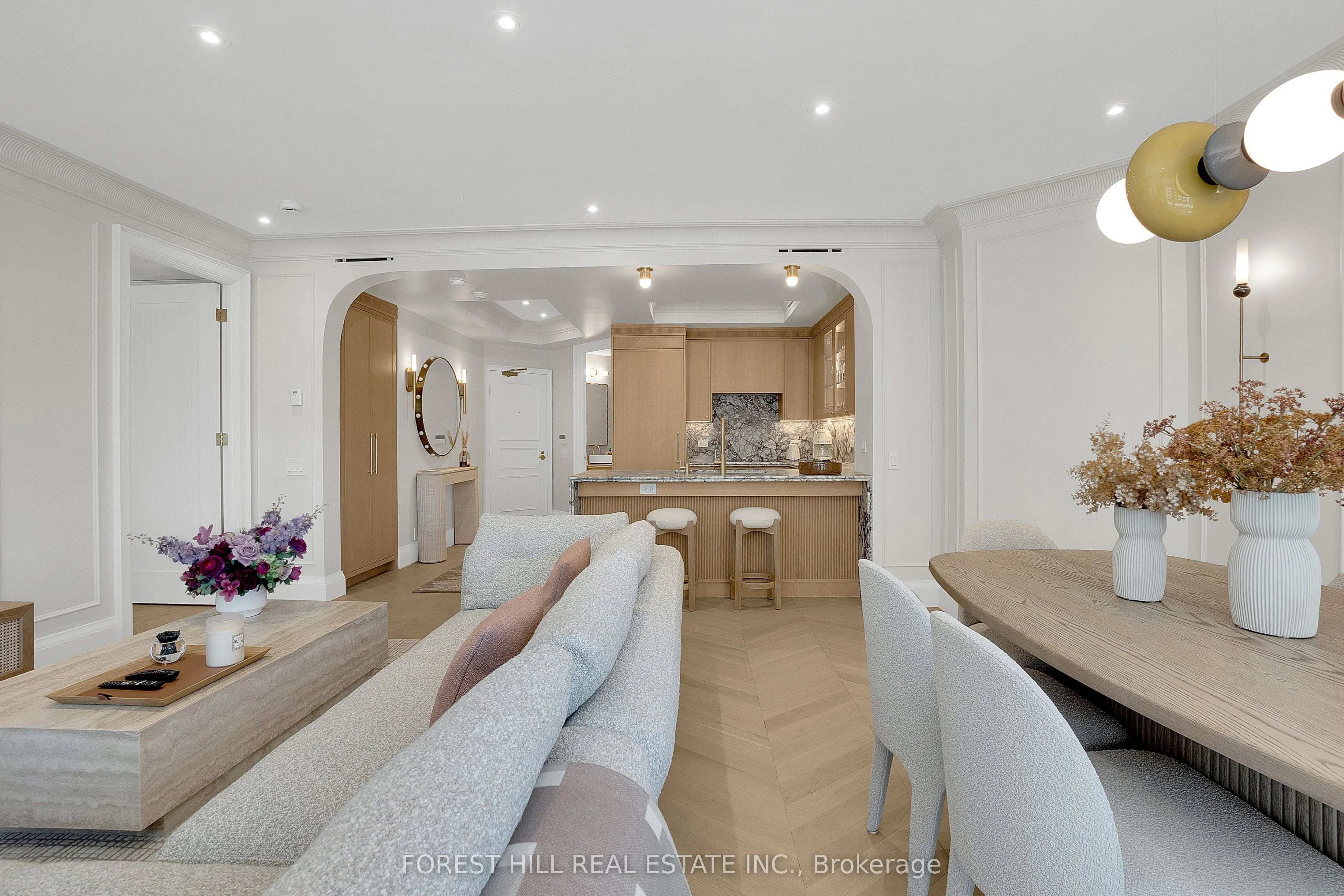 38 Avenue Road, #804