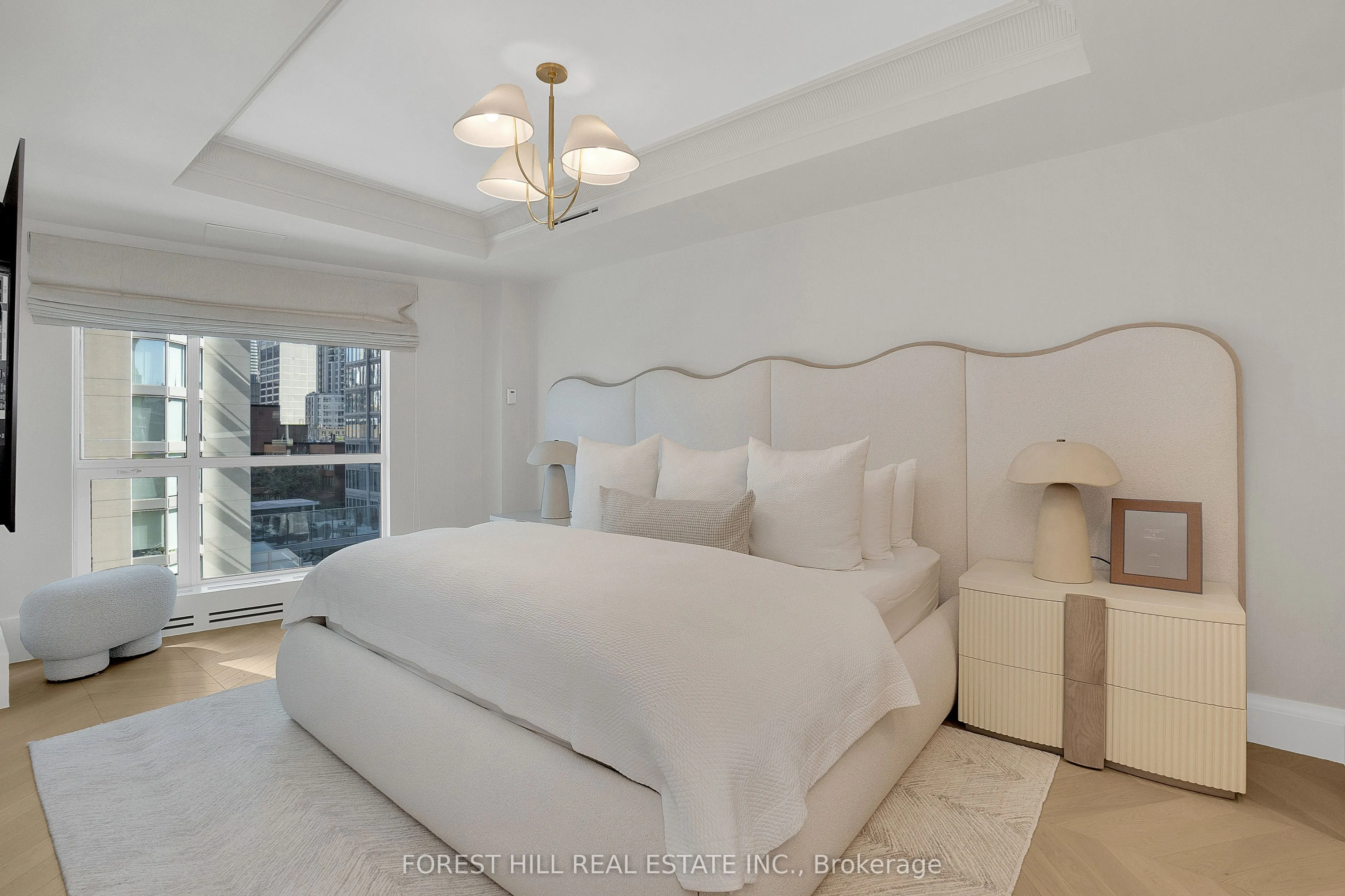 38 Avenue Road, #804