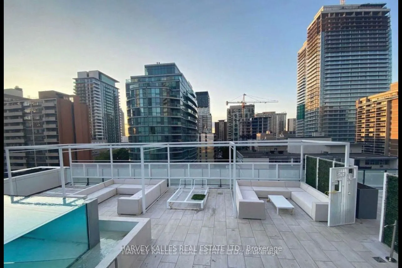 161 Roehampton Avenue, #307
