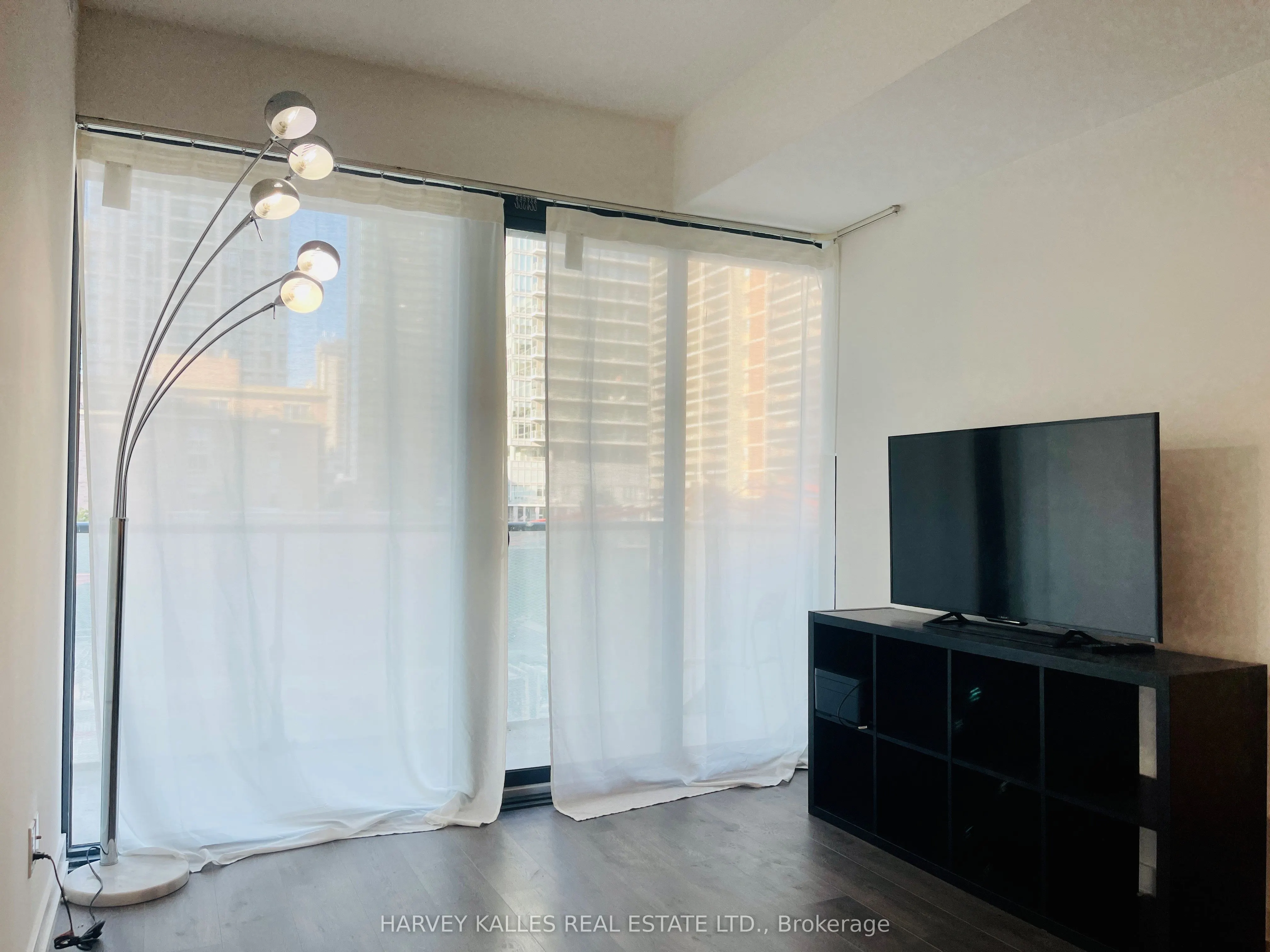 161 Roehampton Avenue, #307