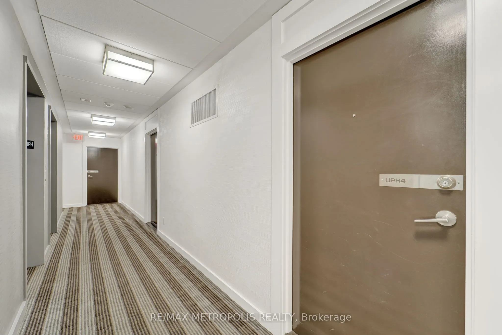 76 Shuter Street, #1504