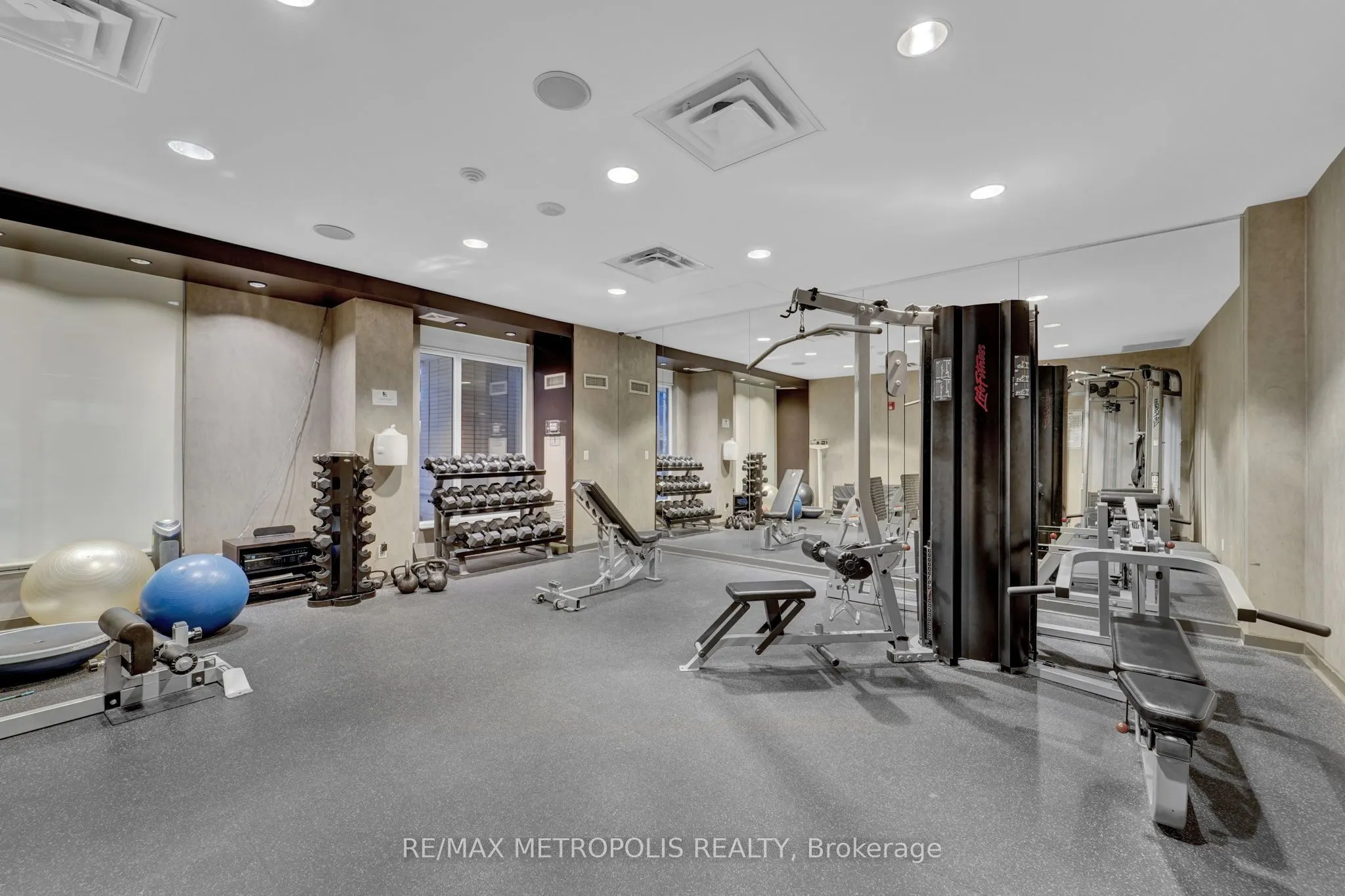 76 Shuter Street, #1504