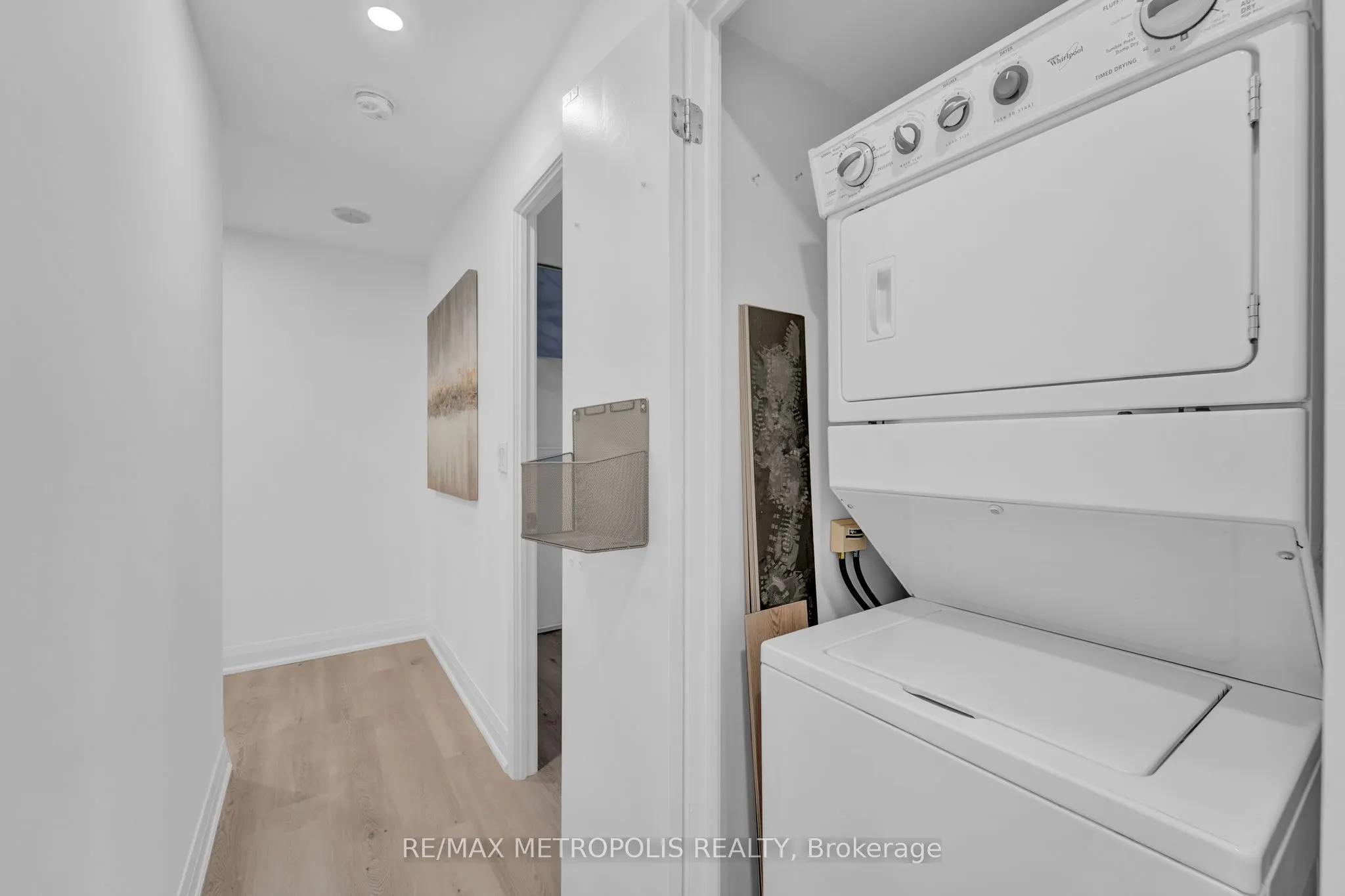 76 Shuter Street, #1504