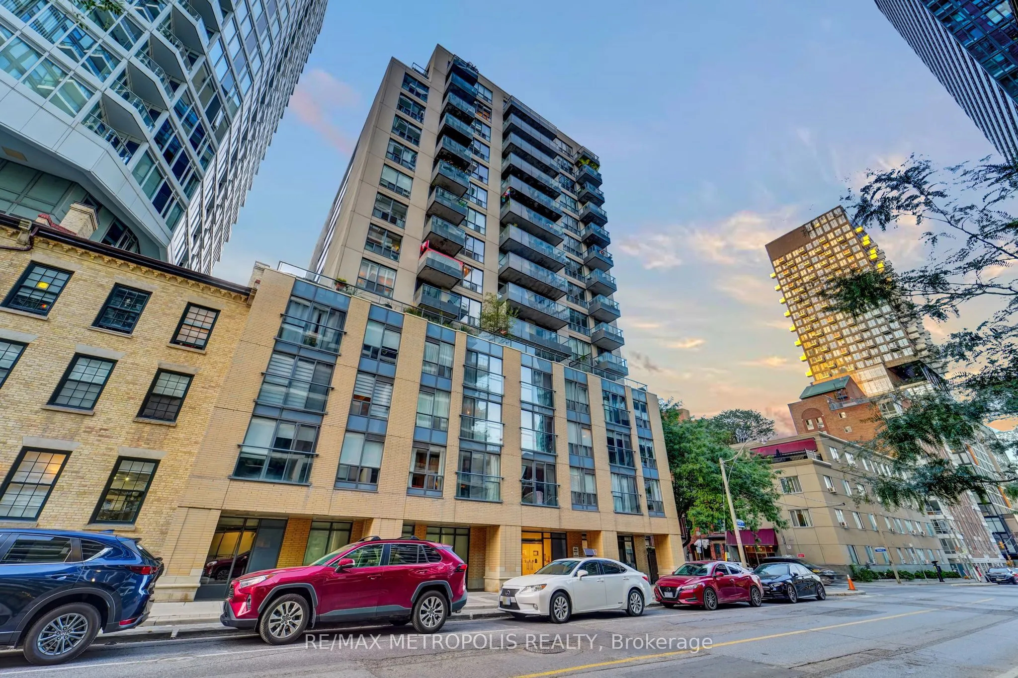76 Shuter Street, #1504