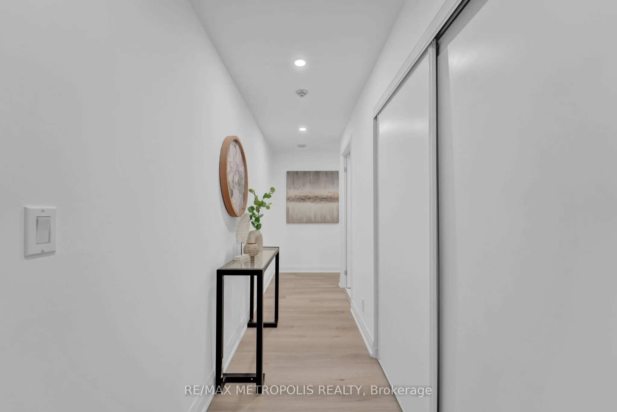 76 Shuter Street, #1504