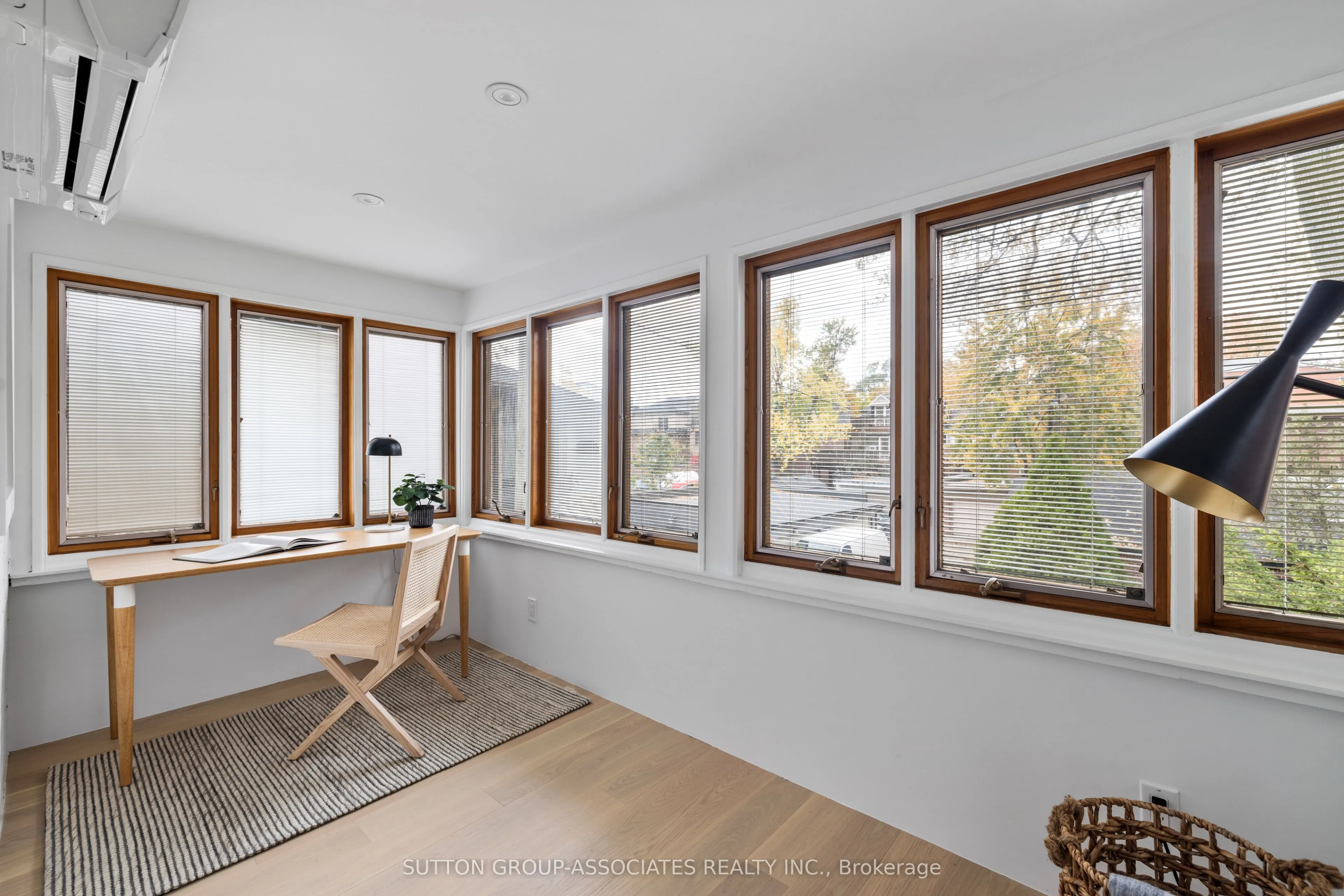 20 Kendal Avenue, #Upper