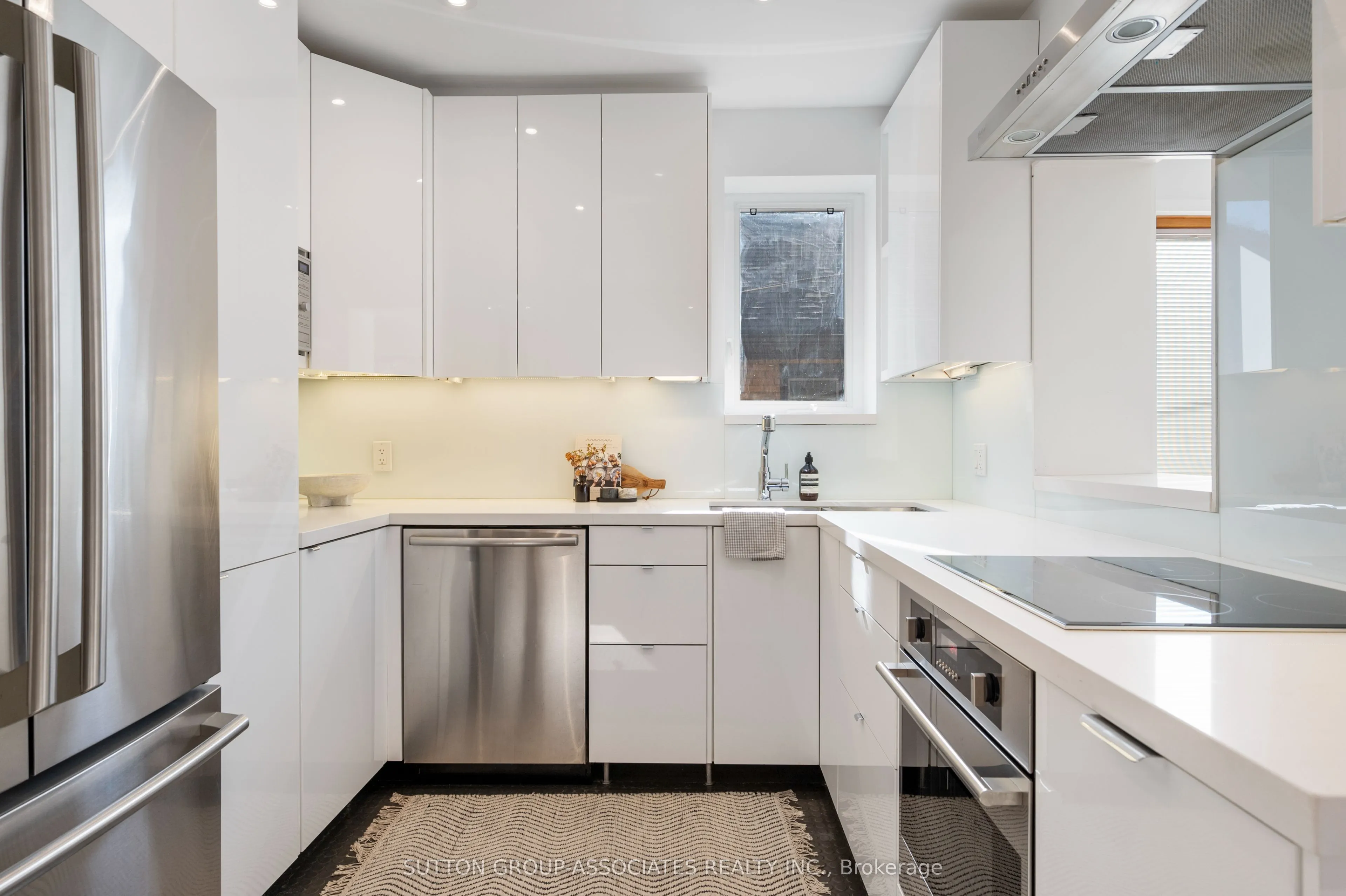 20 Kendal Avenue, #Upper