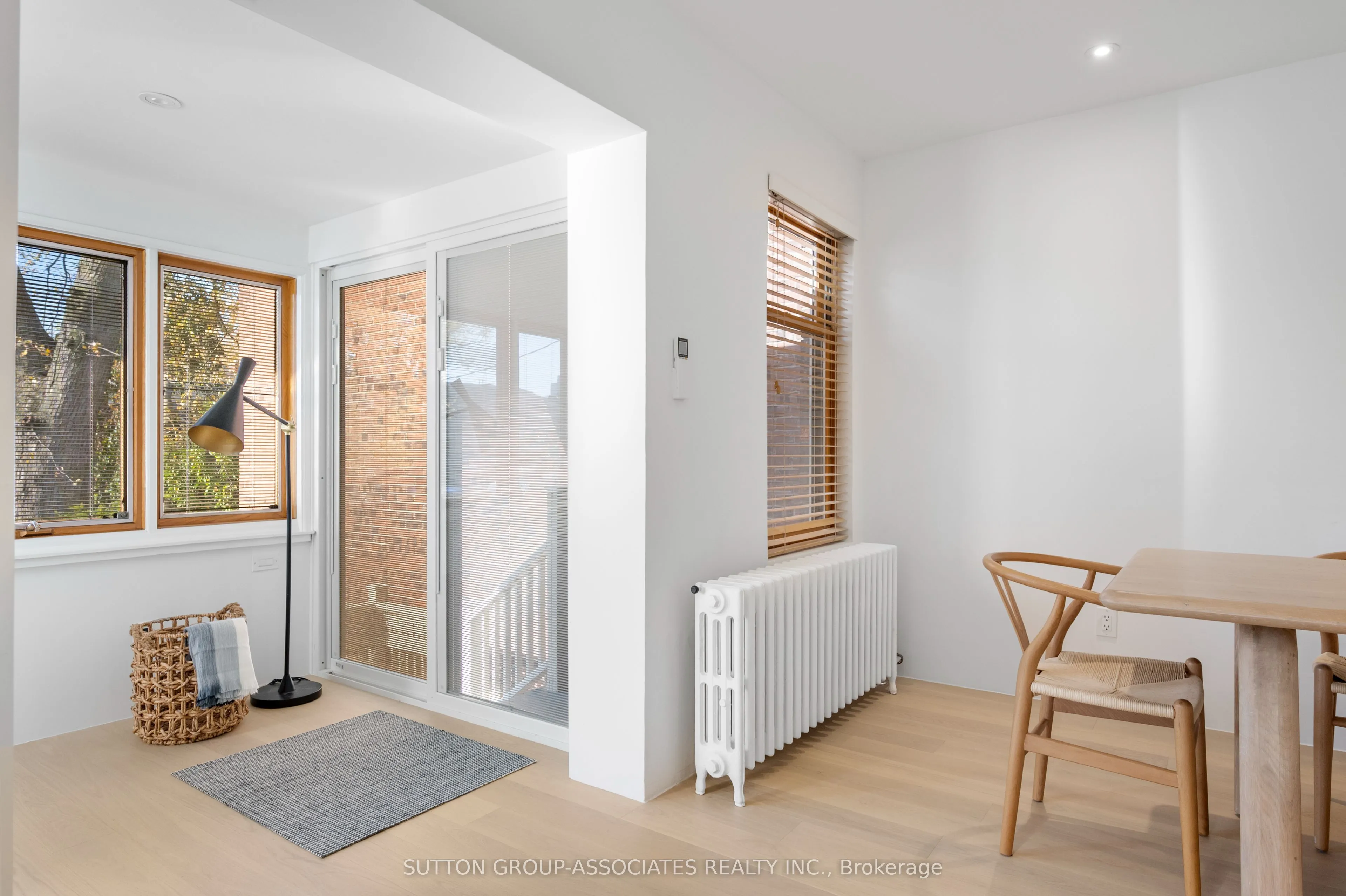 20 Kendal Avenue, #Upper